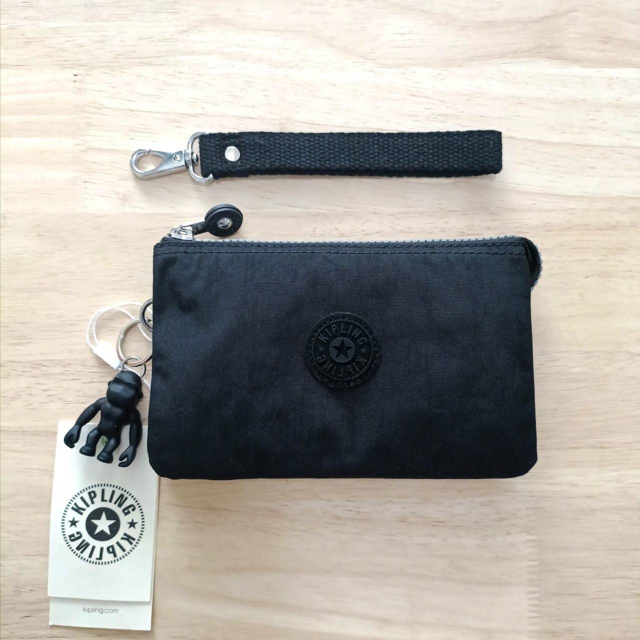 กระเป๋าคล้องมือ Kipling Creativity Large Pouch คิปลิ้ง