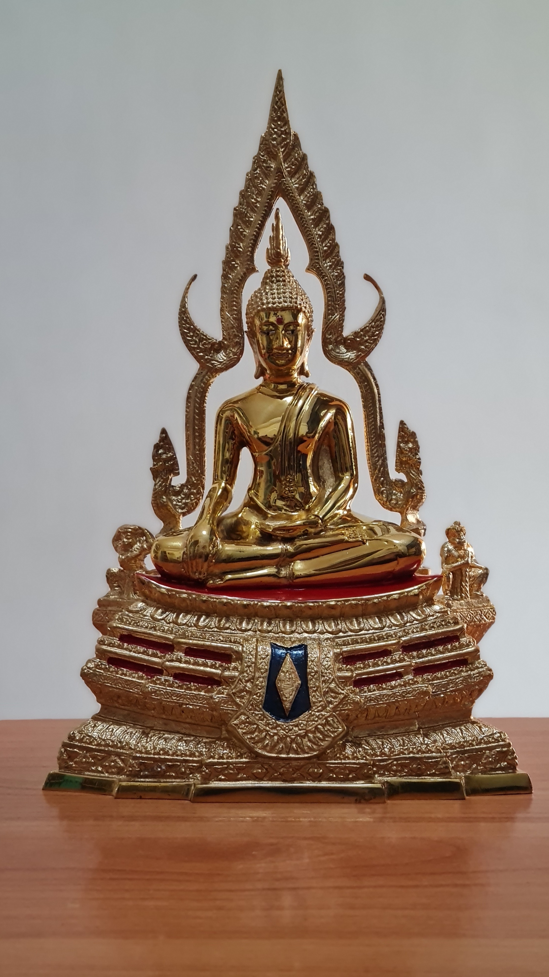 พระพุทธชินราช ขนาด5นิ้ว เนื้อทองเหลืองขัดมัน