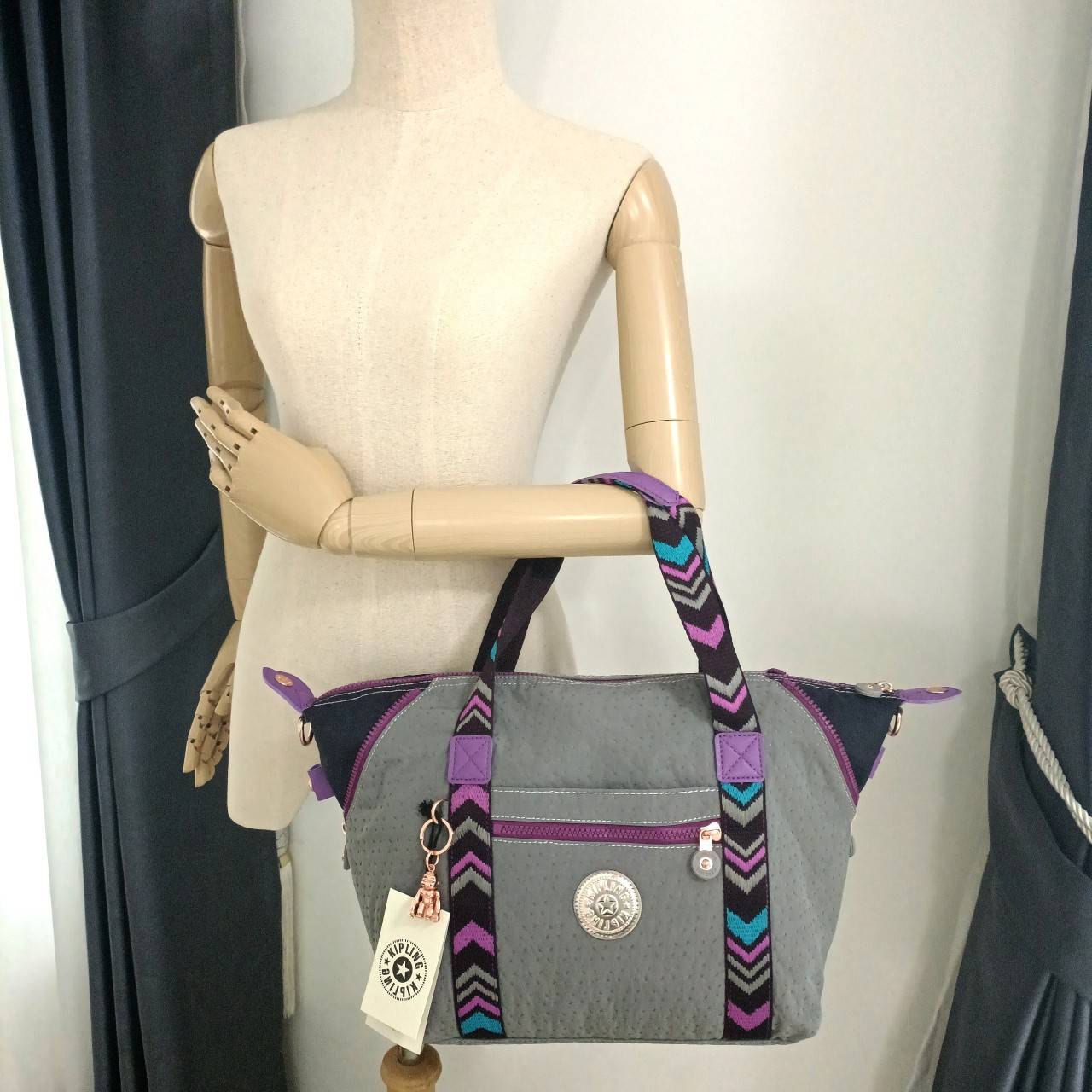 KIPLING กระเป๋าสะพายไหล่ คิปลิ้ง โท้ท Art M Tote Bag