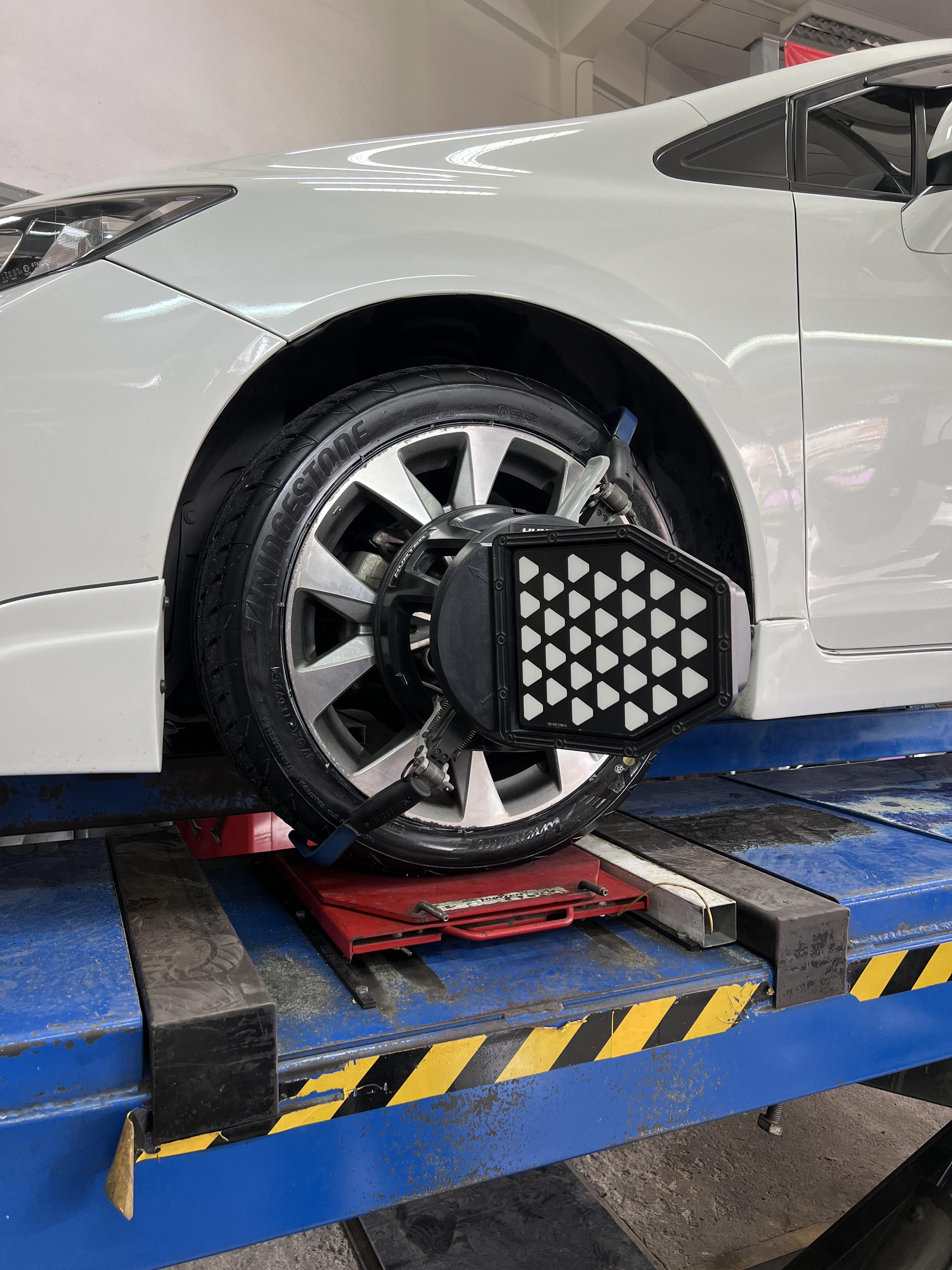 HONDA CIVIC FB เปลี่ยนยางใช้งานประจำวัน [+] BRIDGESTONE RE004 215/45R17 ขอบพระคุณที่เมตตาพวกเราครับ🙏 Location : https://goo.gl/maps/HrNUAZXPN94KvxZ98? รถยนต์มีปัญหาไม่รู้ต้องแก้ตรงไหน ทางเรายินดี ตรวจหาปัญหาและหาวิธีแก้ บอกลูกค้าก่อนลงมือทำเสมอด้วยราคาเป็นธรรม เวลาบริการ วันจันทร์-วันอาทิตย์ 09:00 น. - 17.30 น. #Bridgestone #bridgestonere004 #โช้คอัพ #ช่วงล่าง #โช๊ค #ยางรถยนต์