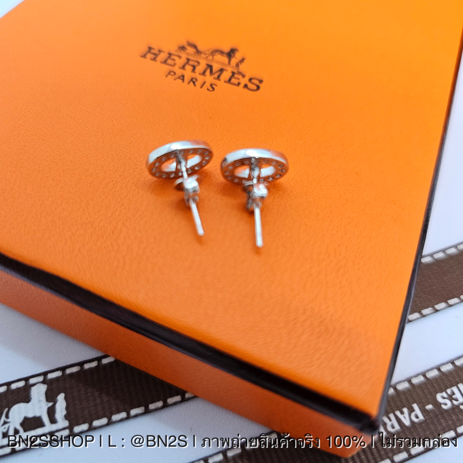 Hermes Stud Earrings ต่างหูสตั๊ดสีเงิน จี้เกือกม้า ฝังเพชร พร้อมส่งในไทย