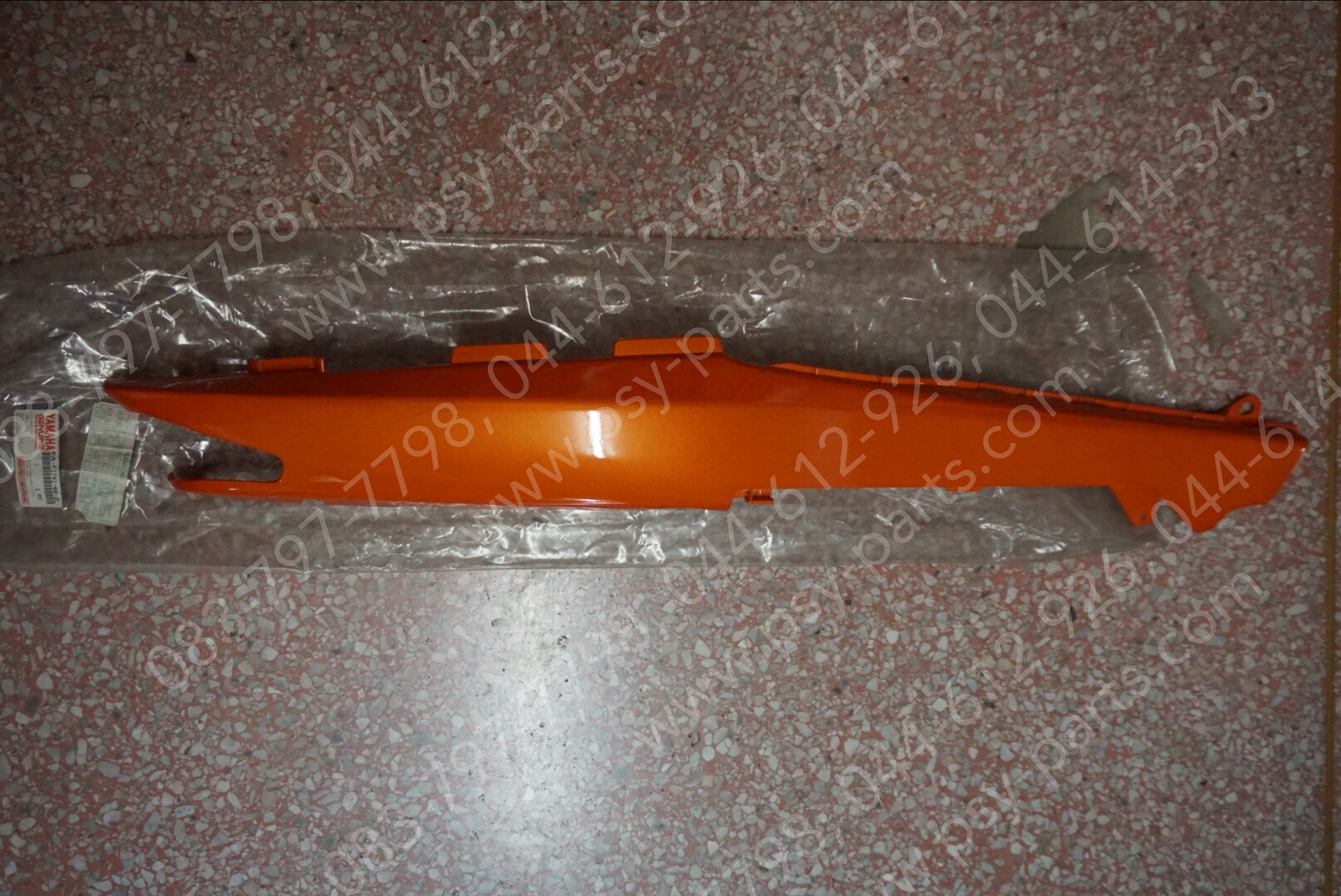 ฝาครอบข้างขวา MATE ALFA แท้ๆ สีส้ม 4VK-F1741-00-ZL + ฝาครอบข้างซ้าย MATE ALFA แท้ๆ สีส้ม 4VK-F1731-00-ZL