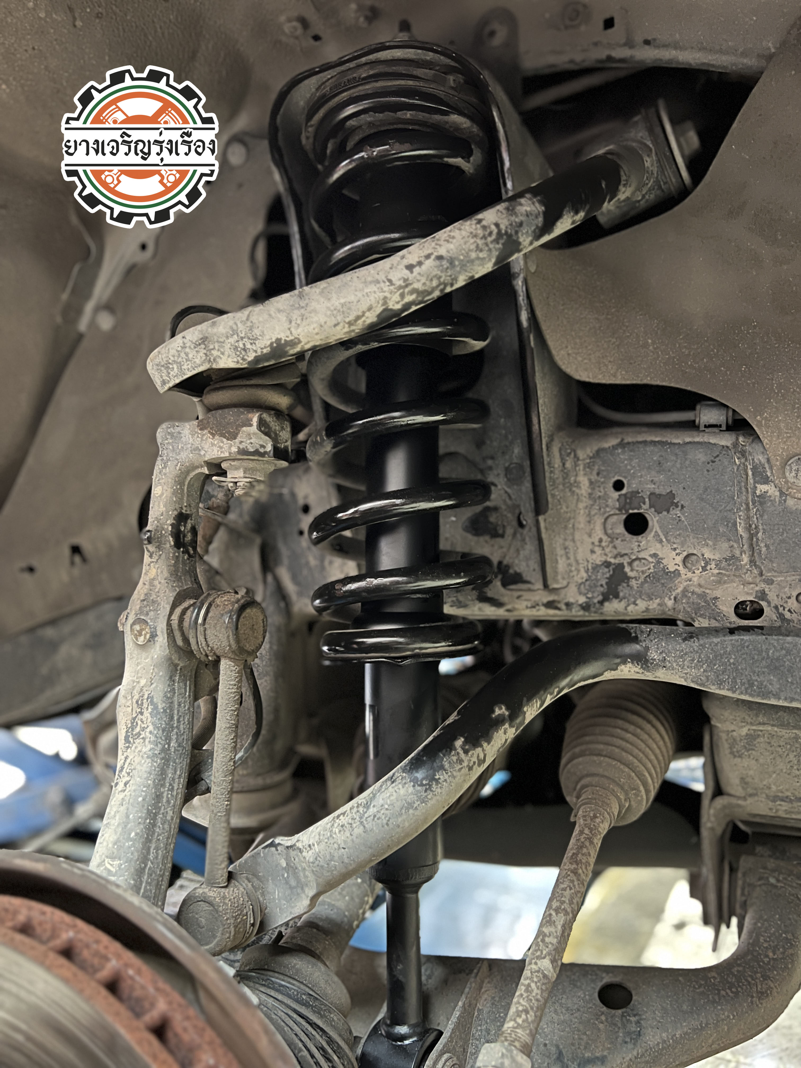 Toyota fortuner เข้ารับบริการเปลี่ยนโช๊คอัพชุดใหม่ใช้งานประจำวัน [+] Profender PG5 ทั้งชุด หน้าและหลัง [+] พร้อมบริการติดตั้ง + Set up ให้เหมาะกับยาง [+] ขับสนุกด้วยบริการ ตั้งศูนย์ละเอียดให้เหมาะกับการใช้งานและลักษณะของช่วงล่าง 𝙊𝙪𝙧 𝙎𝙚𝙧𝙫𝙞𝙘𝙚 บริการทางร้าน เรารับทำอะไรบ้าง 🔧 ติดตั้งยางแบบไร้รอย 100% 🔧 บริการสลับยาง ตามอายุ 🔧 มียางรถยนต์ทุกยี่ห้อให้เลือกซื้อ 🔧 เช็คช่วงล่าง แก้ปัญหาให้ตรงจุด 🔧 บริการล้างลิ้นปีกผีเสื้อ 🔧 บริการเช็คระยะรถยนต์ 🔧 เปลี่ยนถ่ายของเหลวทั้งระบบ 🔧 ตั้งศูนย์ด้วยเครื่อง HUNTER นำเข้าจาก USA สอบถามข้อมูลเพิ่มเติม หรือนัดหมายเข้ารับบริการ Tel : 08-6569-1915 Tel : 08-6544-5963 Line id : @88rw Tiktok : https://www.tiktok.com/@88rwycrr Youtube : https://youtube.com/@88rw Facebook : https://www.facebook.com/otaninon Location : https://goo.gl/maps/HrNUAZXPN94KvxZ98?coh=178573&entry=tt #รถยนต์มีปัญหาไม่รู้ต้องแก้ตรงไหน ทางเรายินดี ตรวจหาปัญหาและหาวิธีแก้ บอกลูกค้าก่อนลงมือทำเสมอราคาเป็นธรรมไม่เอาเปรียบ สบายใจคุณลูกค้า ---------------------------------- ดูแลให้คำปรึกษาทุกปัญหาคาใจ ไม่ทิ้งลูกค้า มีบริการหลังการขาย 【ให้ผู้เชี่ยวชาญของเรา ดูแลรถคุณ】 ร้านยางเจริญรุ่งเรือง ยินดีต้อนรับครับ ---------------------------------- #โช๊คอัพรถยนต์ #monroe #yss #kayaba #profender #ร้านยางเจริญรุ่งเรือง #นนทบุรี #งามวงศ์วาน #amsfix #บริการช่วงล่างรถยนต์ #ซ่อมบำรุงช่วงล่าง #เซทอัพโช๊คอัพรถยนต์