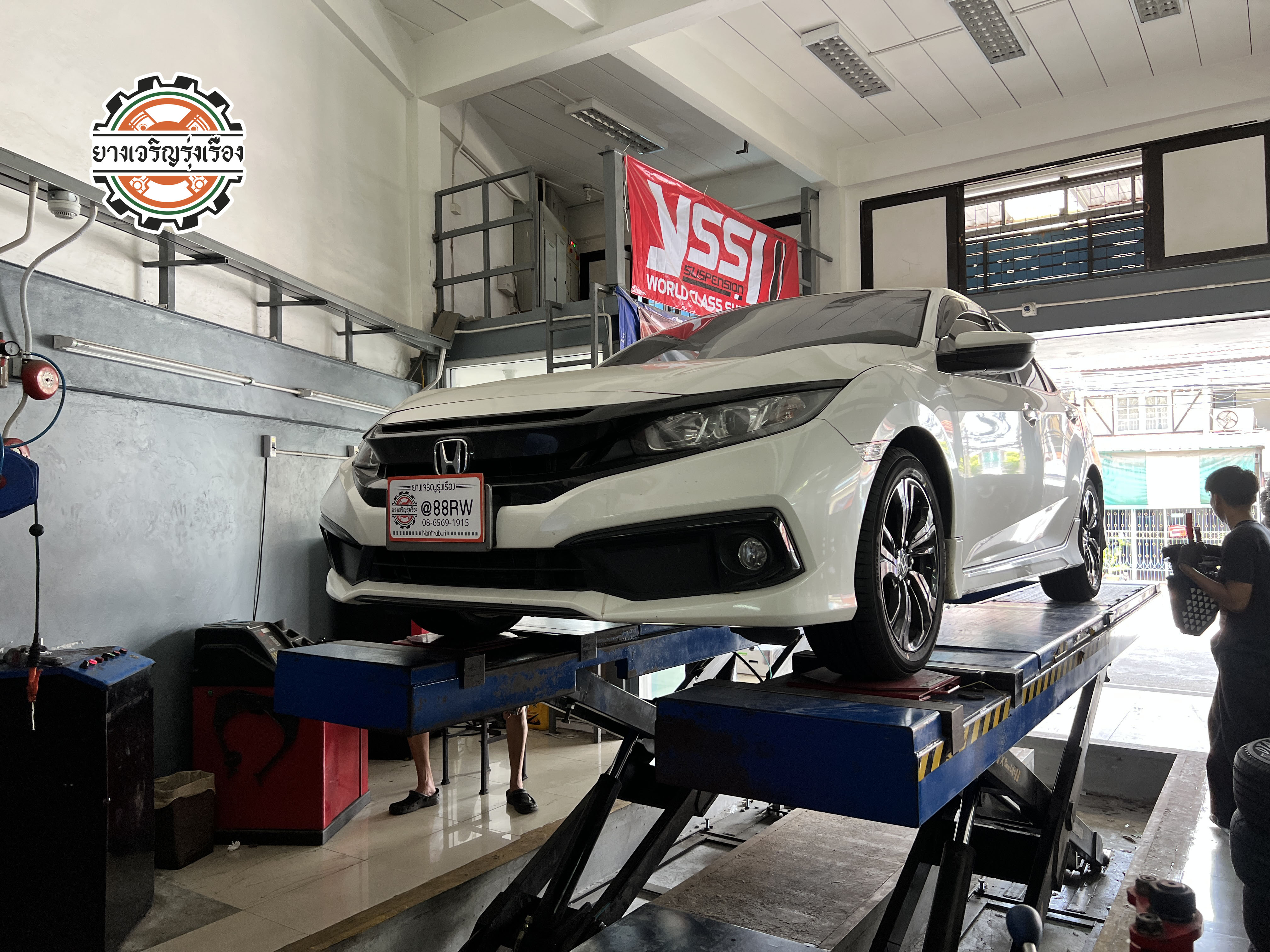 HONDA CIVIC FC เปลี่ยนยางรถยนตฺนุ่มเงียบ รีดน้ำดี ผลิตญี่ปุ่น จบ [+] ALLIANCE/AL30 030EX 95W *JAPAN (BY YOKOHAMA) ขนาด 215/50R17 𝙊𝙪𝙧 𝙎𝙚𝙧𝙫𝙞𝙘𝙚 บริการทางร้าน เรารับทำอะไรบ้าง 🔧 ติดตั้งยางแบบไร้รอย 100% 🔧 บริการสลับยาง ตามอายุ 🔧 มียางรถยนต์ทุกยี่ห้อให้เลือกซื้อ 🔧 เช็คช่วงล่าง แก้ปัญหาให้ตรงจุด 🔧 บริการล้างลิ้นปีกผีเสื้อ 🔧 บริการเช็คระยะรถยนต์ 🔧 เปลี่ยนถ่ายของเหลวทั้งระบบ 🔧 ตั้งศูนย์ด้วยเครื่อง HUNTER นำเข้าจาก USA สอบถามข้อมูลเพิ่มเติม หรือนัดหมายเข้ารับบริการ Tel : 08-6569-1915 Tel : 08-6544-5963 Line id : @88rw Tiktok : https://www.tiktok.com/@88rwycrr Youtube : https://youtube.com/@88rw Facebook : https://www.facebook.com/otaninon Location : https://goo.gl/maps/HrNUAZXPN94KvxZ98?coh=178573&entry=tt #รถยนต์มีปัญหาไม่รู้ต้องแก้ตรงไหน ทางเรายินดี ตรวจหาปัญหาและหาวิธีแก้ บอกลูกค้าก่อนลงมือทำเสมอราคาเป็นธรรมไม่เอาเปรียบ สบายใจคุณลูกค้า ---------------------------------- ดูแลให้คำปรึกษาทุกปัญหาคาใจ ไม่ทิ้งลูกค้า มีบริการหลังการขาย 【ให้ผู้เชี่ยวชาญของเรา ดูแลรถคุณ】 ร้านยางเจริญรุ่งเรือง ยินดีต้อนรับครับ ---------------------------------- #โช๊คอัพรถยนต์ #monroe #yss #kayaba #profender #ร้านยางเจริญรุ่งเรือง #นนทบุรี #งามวงศ์วาน #amsfix #บริการช่วงล่างรถยนต์ #ซ่อมบำรุงช่วงล่าง #เซทอัพโช๊คอัพรถยนต์