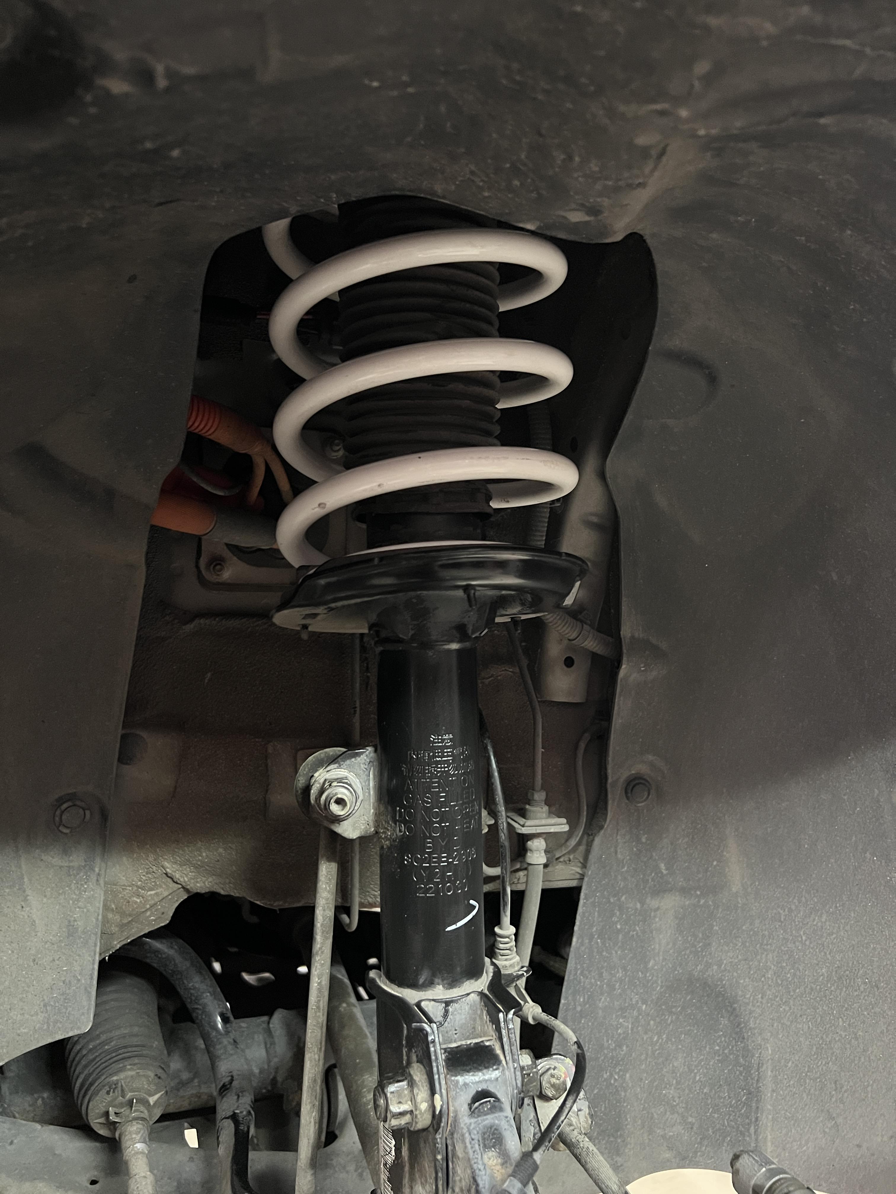 BYD ATTO3 อัพเกรดช่วงล่าง เพิ่มความนุ่มนวล ลดอาการเด้งส่าย [+] YSS SPRING COMFORT *นัดหมายก่อนเข้ารับบริการ เพื่อความรวดเร็วครับ 𝙊𝙪𝙧 𝙎𝙚𝙧𝙫𝙞𝙘𝙚 บริการทางร้านเรารับทำอะไรบ้าง 🔧 มียางรถยนต์ทุกยี่ห้อให้เลือกซื้อ 🔧 โช้คอัพ สปริง 🔧 เช็คช่วงล่าง แก้ปัญหาให้ตรงจุด 🔧 ติดตั้งยางแบบไร้รอย 100% 🔧 บริการสลับยาง ตามอายุ 🔧 บริการล้างลิ้นปีกผีเสื้อ 🔧 บริการเช็คระยะรถยนต์ 🔧 เปลี่ยนถ่ายของเหลวทั้งระบบ 🔧 ตั้งศูนย์ด้วยเครื่อง HUNTER นำเข้าจาก USA สอบถามข้อมูลเพิ่มเติม หรือนัดหมายเข้ารับบริการ ☎️ : 08-6569-1915 ☎️ : 08-6544-5963 Line id : @88rw Tiktok : https://www.tiktok.com/@88rwycrr Youtube : https://youtube.com/@88rw Facebook : https://www.facebook.com/88rwtire Location : https://goo.gl/maps/HrNUAZXPN94KvxZ98? #รถยนต์มีปัญหาไม่รู้ต้องแก้ตรงไหน ทางเรายินดี ตรวจหาปัญหาและหาวิธีแก้ บอกลูกค้าก่อนลงมือทำเสมอราคาเป็นธรรมไม่เอาเปรียบ สบายใจคุณลูกค้า ร้านยางเจริญรุ่งเรือง ยินดีต้อนรับครับ