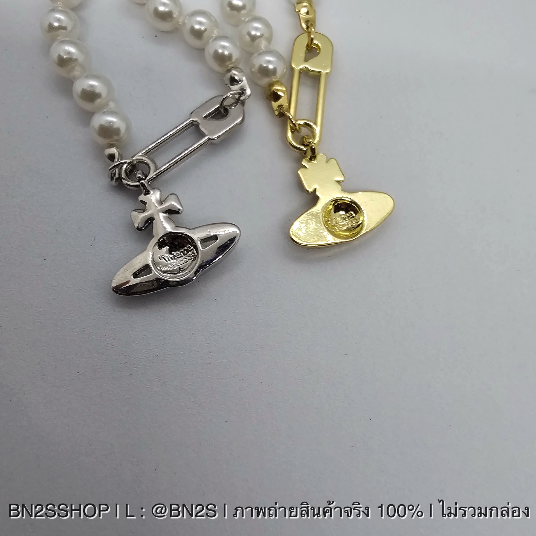 สีเงิน | Vivienne Westwood Lucrece Pearl Bracelet สร้อยข้อมือไข่มุกวิเวียน จี้ดาวเสาร์เข็มกลัด
