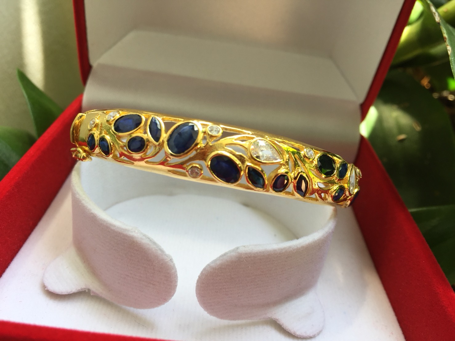 กำไลข้อมือ พลอยไพลินแท้ เสริมดวง