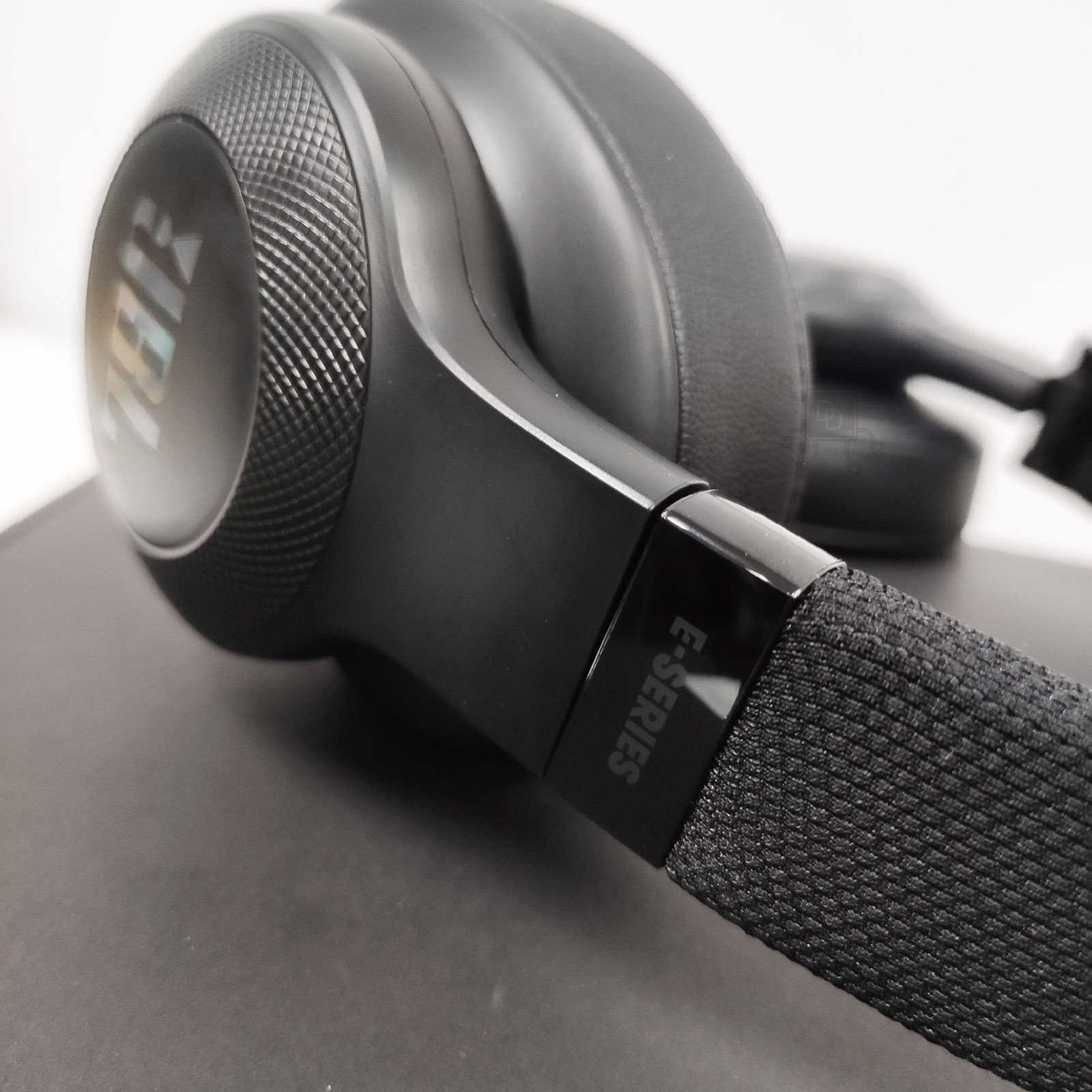 JBL E55BT Bluetooth Headphone หูฟังบลูทูธ