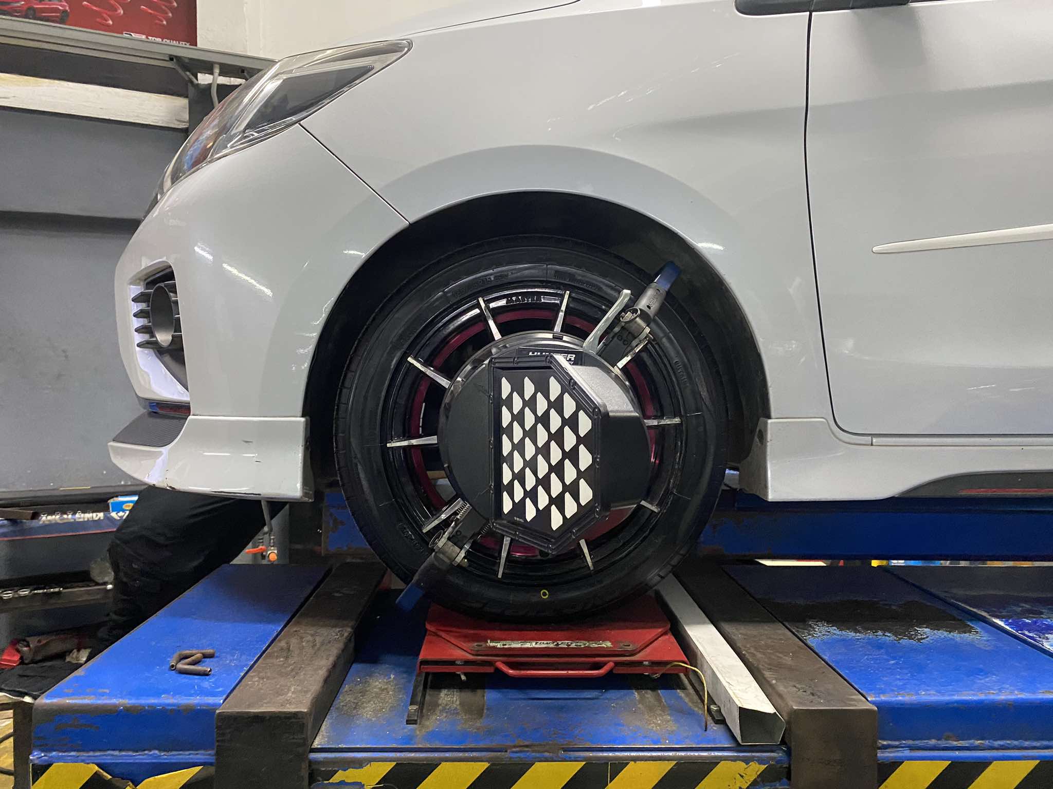MITSUBISHI MIRAGE [+] TOYO PROXES CR1 185/55R15 พร้อมบริการติดตั้ง set up พร้อมตั้งศูนย์ และฟรีการ set up หลังจากติดตั้ง* สอบถามข้อมูลเพิ่มเติม หรือนัดหมายเข้ารับบริการ โทร. 08-6569-1915 Location : https://goo.gl/maps/HrNUAZXPN94KvxZ98? รถยนต์มีปัญหาไม่รู้ต้องแก้ตรงไหน ทางเรายินดี ตรวจหาปัญหาและหาวิธีแก้ บอกลูกค้าก่อนลงมือทำเสมอด้วยราคาเป็นธรรม เวลาบริการ วันจันทร์-วันอาทิตย์ 09:00 น. - 17.30 น. #mitsubishimirage #toyoproxes #โช้คอัพ #ช่วงล่าง #โช๊ค #ยางรถยนต์