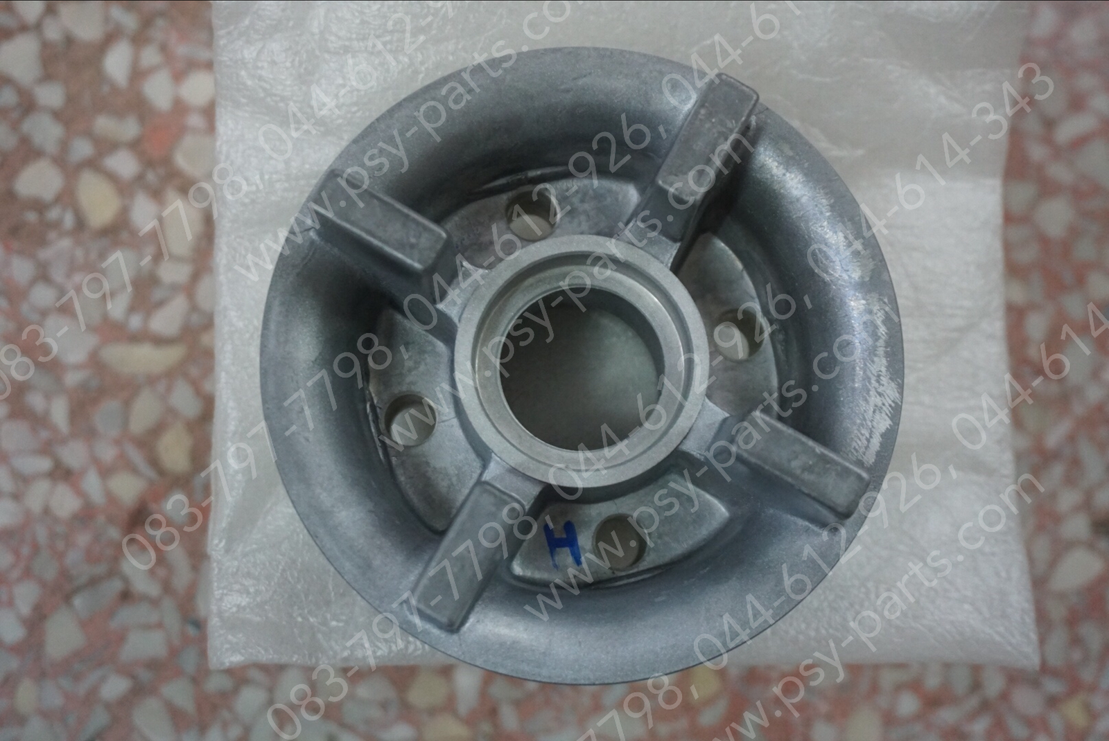 ดุมสเตอร์หลัง TUXEDO 5 เกียร์, LEO (ดรัมเบรค) แท้ๆ 42034-1147-IT