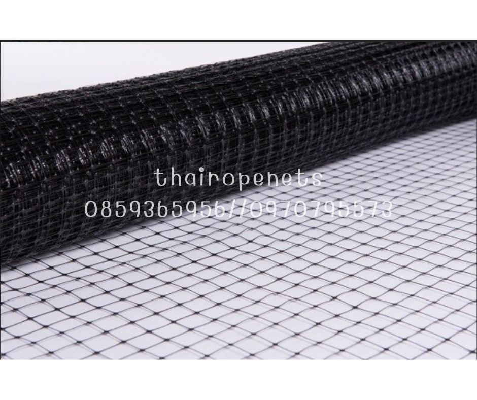 ตาข่ายกันนก หรือ ตาข่ายกรงไก่ ตาข่ายมีลักษณะเป็นเส้นเอ็น ผลิตจากพลาสติกโพลีโพรไพลีน (Polypropylene - PP) คุณสมบัติ เหนียว น้ำหนักเบา คล้ายเส้นเอ็น ทอเป็นรูปเนื้อเดียวกันทั้งหมด เครือบด้วยสารป้องกัน UV ทนต่อแสงแดด ทนน้ำ ไม่เป็นสนิม