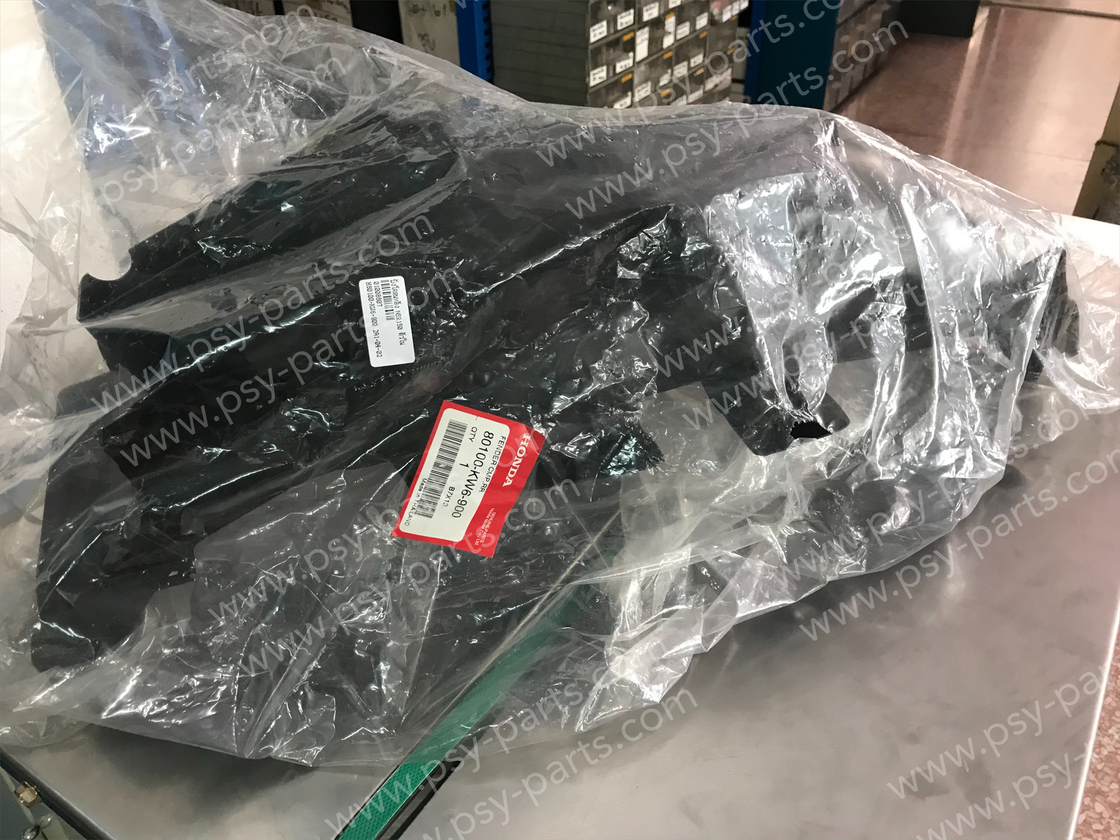 บังโคลนหลัง NSR 150 แท้ๆ ตัวใน 80100-KW6-900