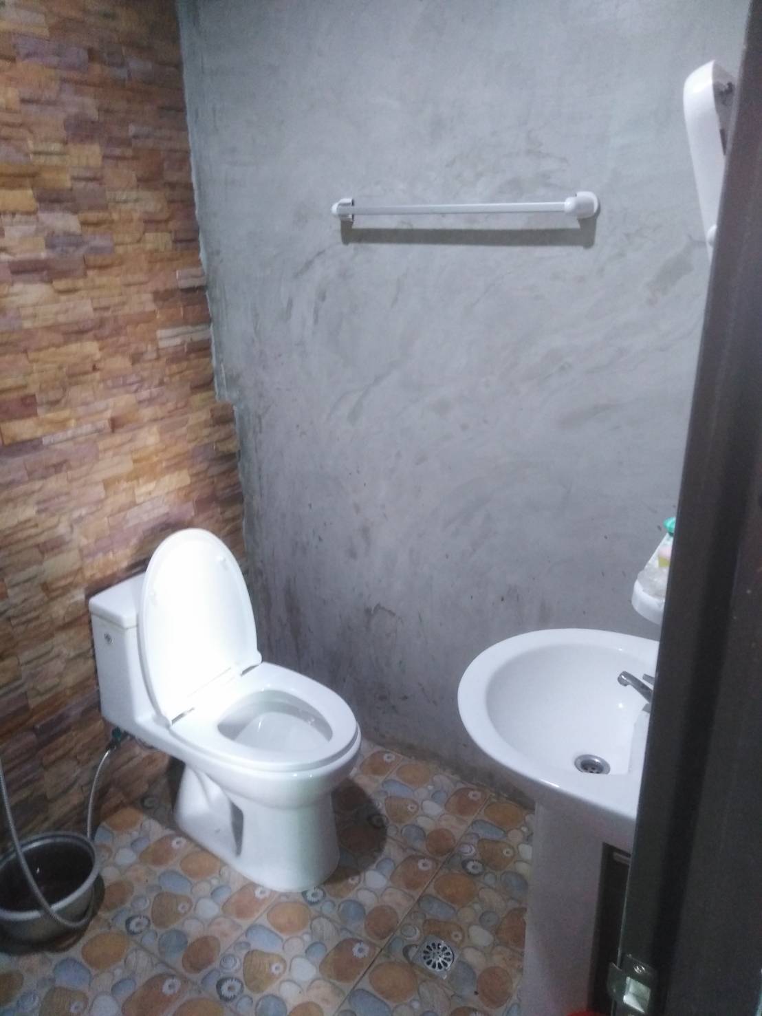 ขายบ้านพัก+หอพัก พร้อมอยู่ ทำเลย์สวย อยู่ใกล้ตลาดไท