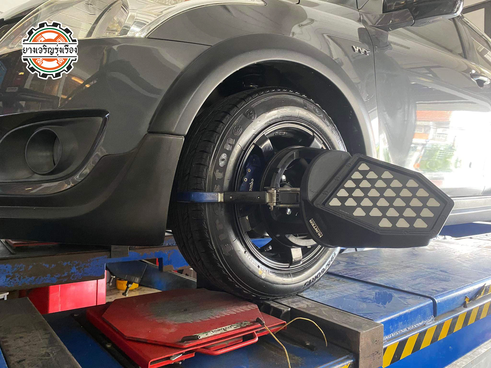 SUZUKI SWIFT เปลี่ยนยางเน้นใช้งานประจำวัน คุณภาพเยี่ยม มีประกัน [+] FIRESTONE F01 88V [+] ขนาด 195/60R15 𝙊𝙪𝙧 𝙎𝙚𝙧𝙫𝙞𝙘𝙚 บริการทางร้าน เรารับทำอะไรบ้าง 🔧 ติดตั้งยางแบบไร้รอย 100% 🔧 บริการสลับยาง ตามอายุ 🔧 มียางรถยนต์ทุกยี่ห้อให้เลือกซื้อ 🔧 เช็คช่วงล่าง แก้ปัญหาให้ตรงจุด 🔧 บริการล้างลิ้นปีกผีเสื้อ 🔧 บริการเช็คระยะรถยนต์ 🔧 เปลี่ยนถ่ายของเหลวทั้งระบบ 🔧 ตั้งศูนย์ด้วยเครื่อง HUNTER นำเข้าจาก USA สอบถามข้อมูลเพิ่มเติม หรือนัดหมายเข้ารับบริการ Tel : 08-6569-1915 Tel : 08-6544-5963 Line id : @88rw Tiktok : https://www.tiktok.com/@88rwycrr Youtube : https://youtube.com/@88rw Facebook : https://www.facebook.com/88rwtire Location : https://goo.gl/maps/HrNUAZXPN94KvxZ98?coh=178573&entry=tt #รถยนต์มีปัญหาไม่รู้ต้องแก้ตรงไหน ทางเรายินดี ตรวจหาปัญหาและหาวิธีแก้ บอกลูกค้าก่อนลงมือทำเสมอราคาเป็นธรรมไม่เอาเปรียบ สบายใจคุณลูกค้า ---------------------------------- ดูแลให้คำปรึกษาทุกปัญหาคาใจ ไม่ทิ้งลูกค้า มีบริการหลังการขาย 【ให้ผู้เชี่ยวชาญของเรา ดูแลรถคุณ】 ร้านยางเจริญรุ่งเรือง ยินดีต้อนรับครับ #ยางรถยนต์ #Firestone #F01