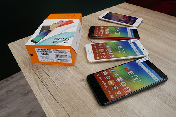 โทรศัพท์มือถือ NOVA PHONE DE 1