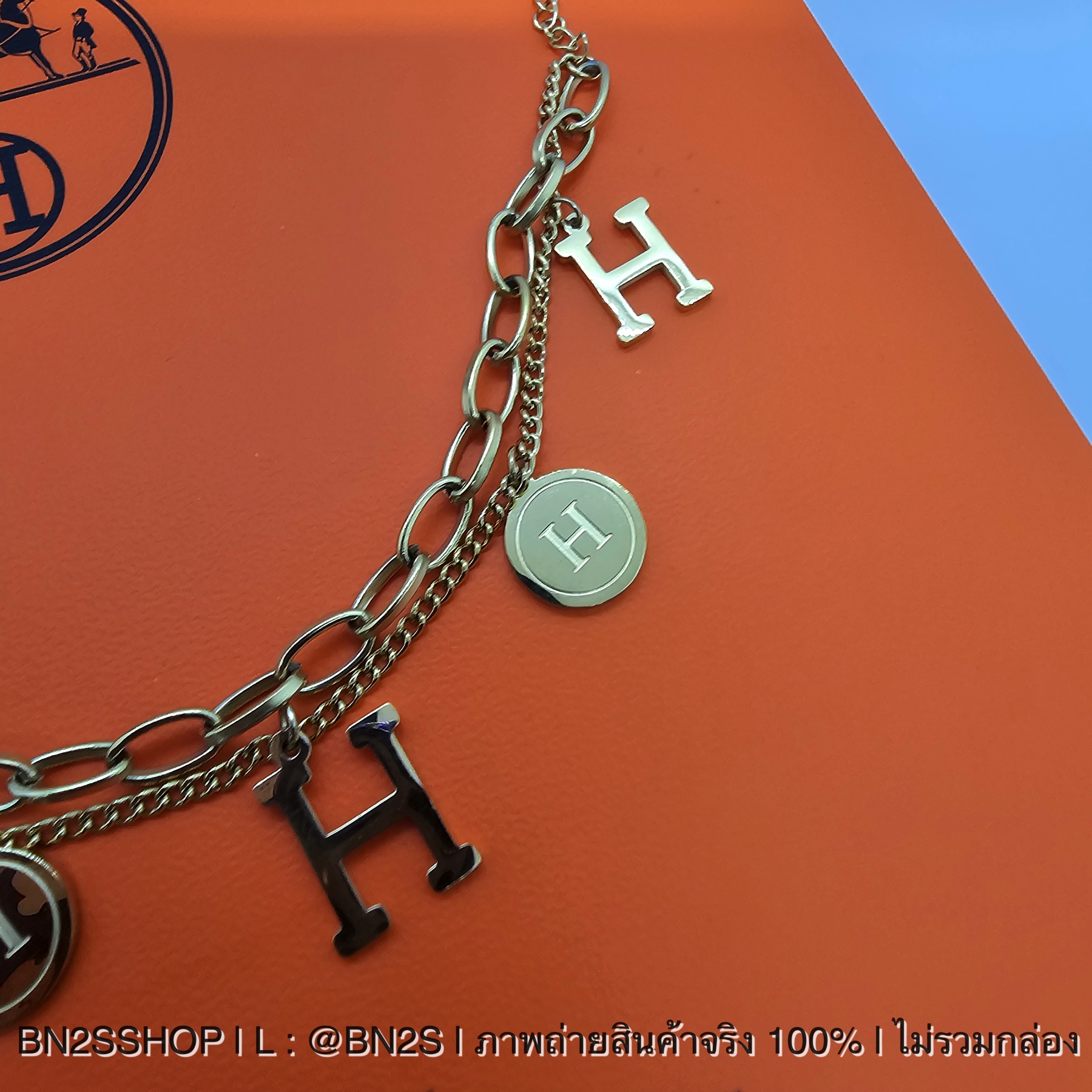 สร้อยข้อมือสายโซ่ Hermes Chain Bracelet งานสวย สีทอง ห้อยจี้ H