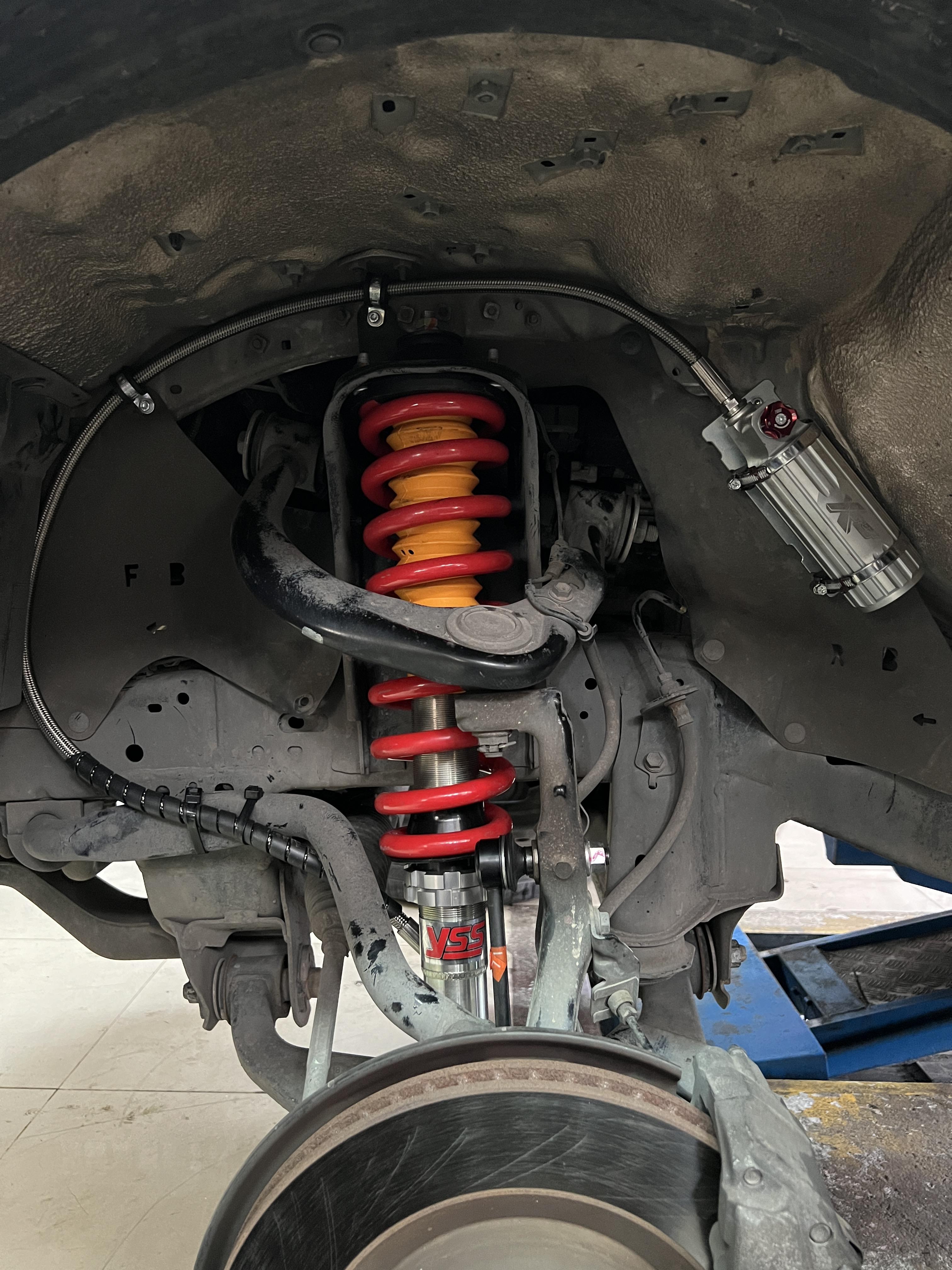 TOYOTA FORTUNER เข้ารับบริการเปลี่ยนโช้คอัพรถยนต์ จัดชุดใหญ่เน้นนุ่ม นวล จัดตัวสุด [+] YSS X SPORT [+] YSS PERFORMANCE SPRING *เพื่อความรวดเร็วในการเข้ารับบริการ แนะนำนัดหมายก่อนครับ 𝙊𝙪𝙧 𝙎𝙚𝙧𝙫𝙞𝙘𝙚 บริการทางร้านเรารับทำอะไรบ้าง 🔧 มียางรถยนต์ทุกยี่ห้อให้เลือกซื้อ 🔧 โช้คอัพ สปริง 🔧 เช็คช่วงล่าง แก้ปัญหาให้ตรงจุด 🔧 ติดตั้งยางแบบไร้รอย 100% 🔧 บริการสลับยาง ตามอายุ 🔧 บริการล้างลิ้นปีกผีเสื้อ 🔧 บริการเช็คระยะรถยนต์ 🔧 เปลี่ยนถ่ายของเหลวทั้งระบบ 🔧 ตั้งศูนย์ด้วยเครื่อง HUNTER นำเข้าจาก USA สอบถามข้อมูลเพิ่มเติม หรือนัดหมายเข้ารับบริการ ☎️ : 08-6569-1915 ☎️ : 08-6544-5963 Line id : @88rw Tiktok : https://www.tiktok.com/@88rwycrr Youtube : https://youtube.com/@88rw Facebook : https://www.facebook.com/88rwtire Location : https://goo.gl/maps/HrNUAZXPN94KvxZ98? #รถยนต์มีปัญหาไม่รู้ต้องแก้ตรงไหน ทางเรายินดี ตรวจหาปัญหาและหาวิธีแก้ บอกลูกค้าก่อนลงมือทำเสมอราคาเป็นธรรมไม่เอาเปรียบ สบายใจคุณลูกค้า ร้านยางเจริญรุ่งเรือง ยินดีต้อนรับครับ