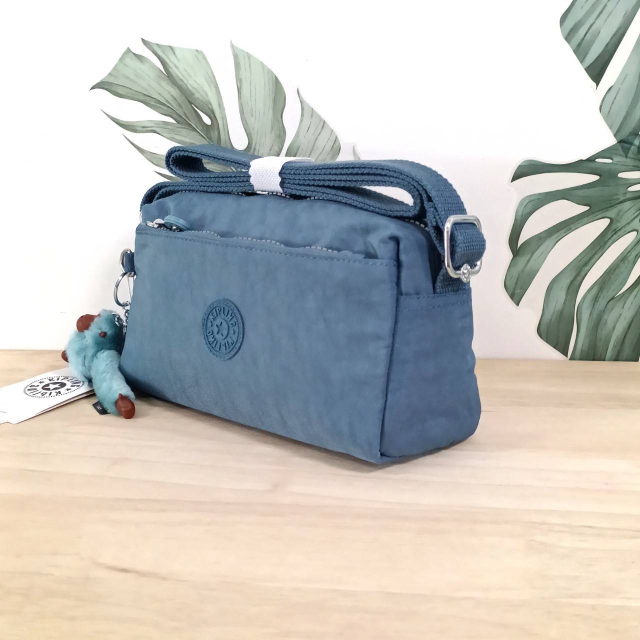 KIPLING คิปลิ้ง K16217 Seoul up sling bag คิปลิง กระเป๋าสะพายไหล่