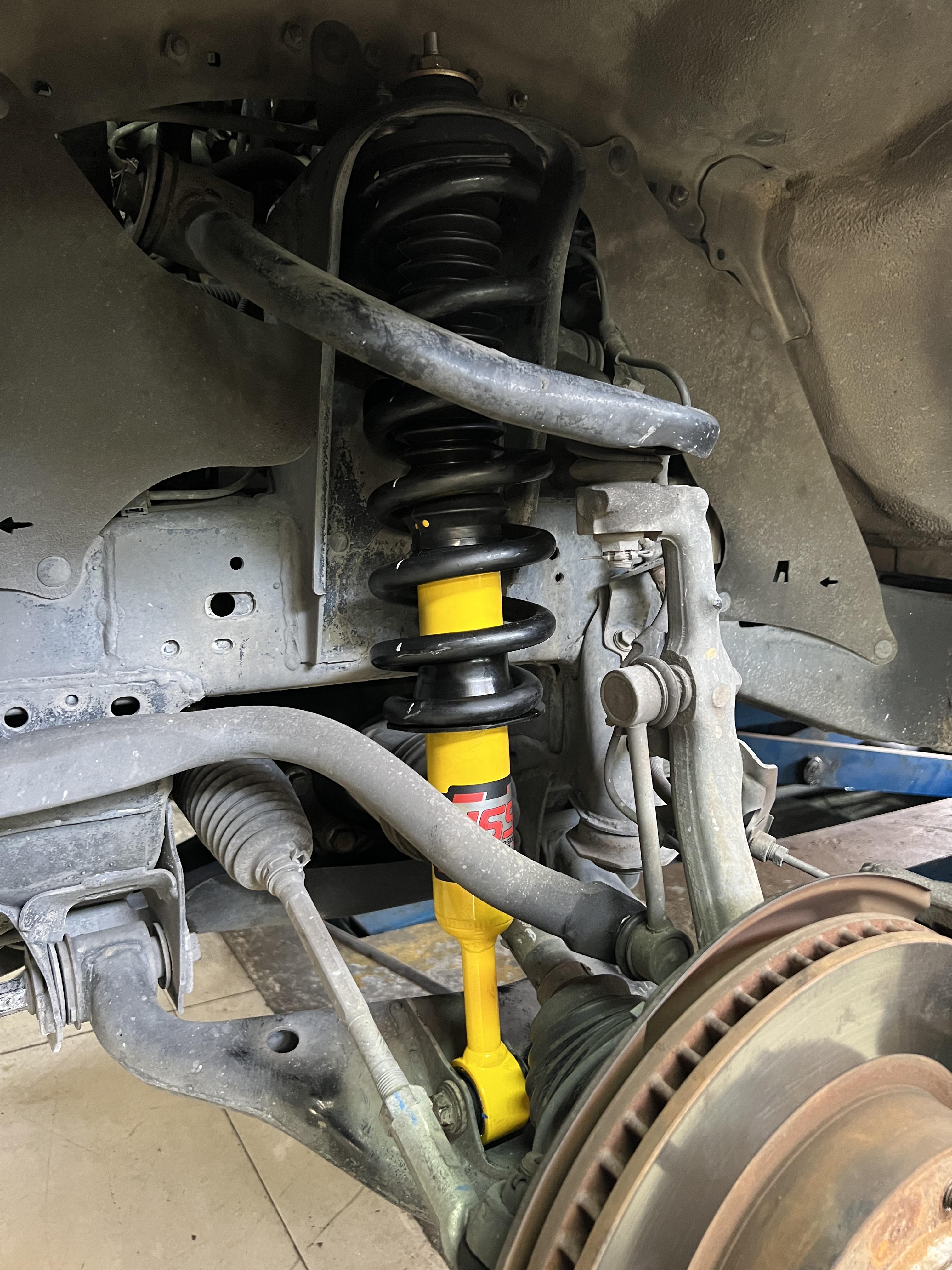TOYOTA FORTUNER เข้ารับบริการอัพเกรดช่วงล่าง [+] YSS DTG กระบอกเหลือง วาล์วแปรผัน [+] Nexzter pro spec ผ้าเบรกตัวท้อป Location : https://goo.gl/maps/HrNUAZXPN94KvxZ98? รถยนต์มีปัญหาไม่รู้ต้องแก้ตรงไหน ทางเรายินดี ตรวจหาปัญหาและหาวิธีแก้ บอกลูกค้าก่อนลงมือทำเสมอด้วยราคาเป็นธรรม เวลาบริการ วันจันทร์-วันอาทิตย์ 09:00 น. - 17.30 น. #ToyotaFortuner #yssdtg #Nexzter #โช้คอัพ #ช่วงล่าง #โช๊ค #ยางรถยนต์