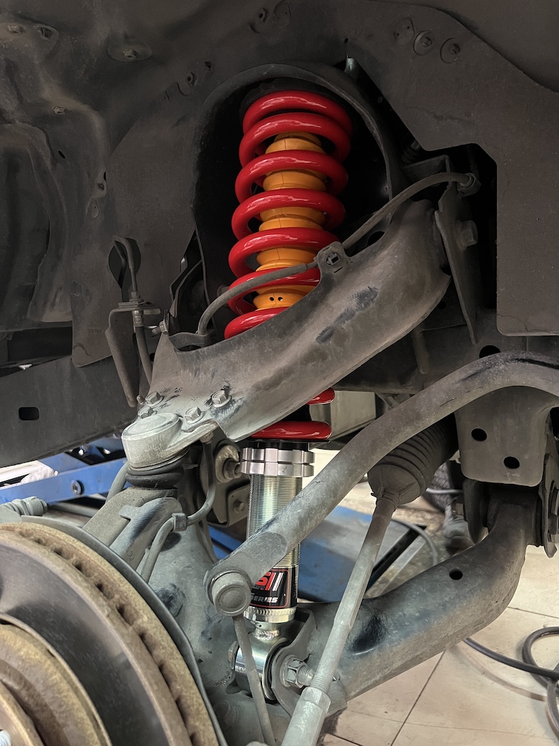 Isuzu D-Max V-Cross | โช้คอัพ YSS E-Series + สปริง Performance | หนึบ...ขับสบาย ทรงตัวดีเยี่ยม - ยางเจริญรุ่งเรือง Isuzu D-Max V-Cross คันนี้...อัปเกรดความแกร่งสู่ความสบาย! ✨ เจ้าของ D-Max V-Cross ที่ต้องการให้รถพร้อมลุยทุกสถานการณ์ แต่ยังคงความนุ่มนวลและมั่นใจในการขับขี่ที่มากกว่าเดิม... ถึงเวลาเปลี่ยนมาใช้ชุดอัปเกรดที่ครบจบเพื่อสมรรถนะที่ลงตัวแล้วครับ! ติดตั้งโช้คอัพ YSS E-Series Full Set พร้อมสปริง YSS Performance สิ่งที่จะได้รับหลังจากติดตั้ง: หนึบ...ขับสบาย: โช้คอัพ YSS E-Series (Monotube) พร้อมเทคโนโลยี VVSC ช่วยให้รถนุ่มนวลเมื่อขับช้า และหนึบแน่นเมื่อใช้ความเร็ว ลดอาการโคลงเคลง: สปริง YSS Performance ถูกออกแบบมาเพื่อบาลานซ์น้ำหนักรถกระบะได้อย่างมีประสิทธิภาพ ลดอาการโยนตัวของรถ ทนทานคุ้มค่าระยะยาว: โช้คอัพ Monotube ทำงานได้อย่างเสถียร ระบายความร้อนได้ดี จบครบทุกปัญหา: ติดตั้งโดยทีมช่างผู้เชี่ยวชาญ พร้อมบริการตั้งศูนย์ด้วยเครื่องมือที่ทันสมัยที่สุด เหมาะสำหรับใคร? เจ้าของ D-Max V-Cross ที่เน้นการใช้งานแบบลุยและเดินทางไกล ผู้ที่ต้องการยกระดับ Performance ให้ดีกว่าโช้คเดิมติดรถอย่างชัดเจน 👉 เปลี่ยนรถคุณให้ขับขี่สนุกและปลอดภัยกว่าเดิม! นัดหมายเข้ารับบริการได้เลยครับ 📌 สอบถามข้อมูลเพิ่มเติม หรือนัดหมายเข้ารับบริการ ☎️ : 08-6569-1915 ☎️ : 08-6544-5963 💬 Line id : @88rw 📍 Location : https://goo.gl/maps/HrNUAZXPN94KvxZ98 🌐 Facebook : https://www.facebook.com/88rwtire #Isuzu #Dmax #Vcross #YSS #YSSSuspension #ESeries #YSSPerformance #โช้คอัพ #ช่วงล่าง #ยางเจริญรุ่งเรือง #นนทบุรี #งามวงศ์วาน #ตั้งศูนย์ Isuzu D-Max V-Cross | โช้คอัพ YSS E-Series + สปริง Performance | หนึบ...ขับสบาย ทรงตัวดีเยี่ยม - ยางเจริญรุ่งเรือง Isuzu D-Max V-Cross คันนี้...อัปเกรดความแกร่งสู่ความสบาย! ✨ เจ้าของ D-Max V-Cross ที่ต้องการให้รถพร้อมลุยทุกสถานการณ์ แต่ยังคงความนุ่มนวลและมั่นใจในการขับขี่ที่มากกว่าเดิม... ถึงเวลาเปลี่ยนมาใช้ชุดอัปเกรดที่ครบจบเพื่อสมรรถนะที่ลงตัวแล้วครับ! ติดตั้งโช้คอัพ YSS E-Series Full Set พร้อมสปริง YSS Performance สิ่งที่จะได้รับหลังจากติดตั้ง: หนึบ...ขับสบาย: โช้คอัพ YSS E-Series (Monotube) พร้อมเทคโนโลยี VVSC ช่วยให้รถนุ่มนวลเมื่อขับช้า และหนึบแน่นเมื่อใช้ความเร็ว ลดอาการโคลงเคลง: สปริง YSS Performance ถูกออกแบบมาเพื่อบาลานซ์น้ำหนักรถกระบะได้อย่างมีประสิทธิภาพ ลดอาการโยนตัวของรถ ทนทานคุ้มค่าระยะยาว: โช้คอัพ Monotube ทำงานได้อย่างเสถียร ระบายความร้อนได้ดี จบครบทุกปัญหา: ติดตั้งโดยทีมช่างผู้เชี่ยวชาญ พร้อมบริการตั้งศูนย์ด้วยเครื่องมือที่ทันสมัยที่สุด เหมาะสำหรับใคร? เจ้าของ D-Max V-Cross ที่เน้นการใช้งานแบบลุยและเดินทางไกล ผู้ที่ต้องการยกระดับ Performance ให้ดีกว่าโช้คเดิมติดรถอย่างชัดเจน 👉 เปลี่ยนรถคุณให้ขับขี่สนุกและปลอดภัยกว่าเดิม! นัดหมายเข้ารับบริการได้เลยครับ 📌 สอบถามข้อมูลเพิ่มเติม หรือนัดหมายเข้ารับบริการ ☎️ : 08-6569-1915 ☎️ : 08-6544-5963 💬 Line id : @88rw 📍 Location : https://goo.gl/maps/HrNUAZXPN94KvxZ98 🌐 Facebook : https://www.facebook.com/88rwtire #Isuzu #Dmax #Vcross #YSS #YSSSuspension #ESeries #YSSPerformance #โช้คอัพ #ช่วงล่าง #ยางเจริญรุ่งเรือง #นนทบุรี #งามวงศ์วาน #ตั้งศูนย์