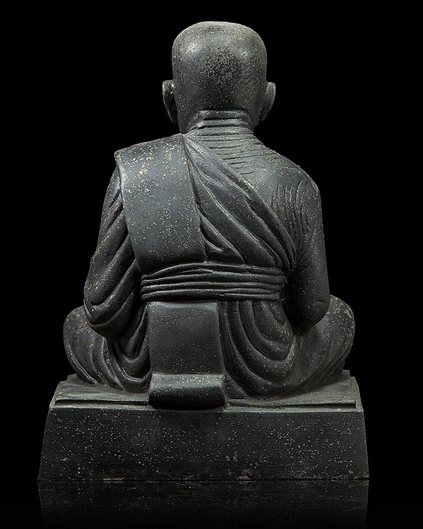 พระบูชาหลวงพ่อทวด วัดช้างให้ จังหวัดปัตตานี เนื้อทองเหลืองรมดำ พ.ศ.๒๕๓๙ หน้าตัก ๔ นิ้ว