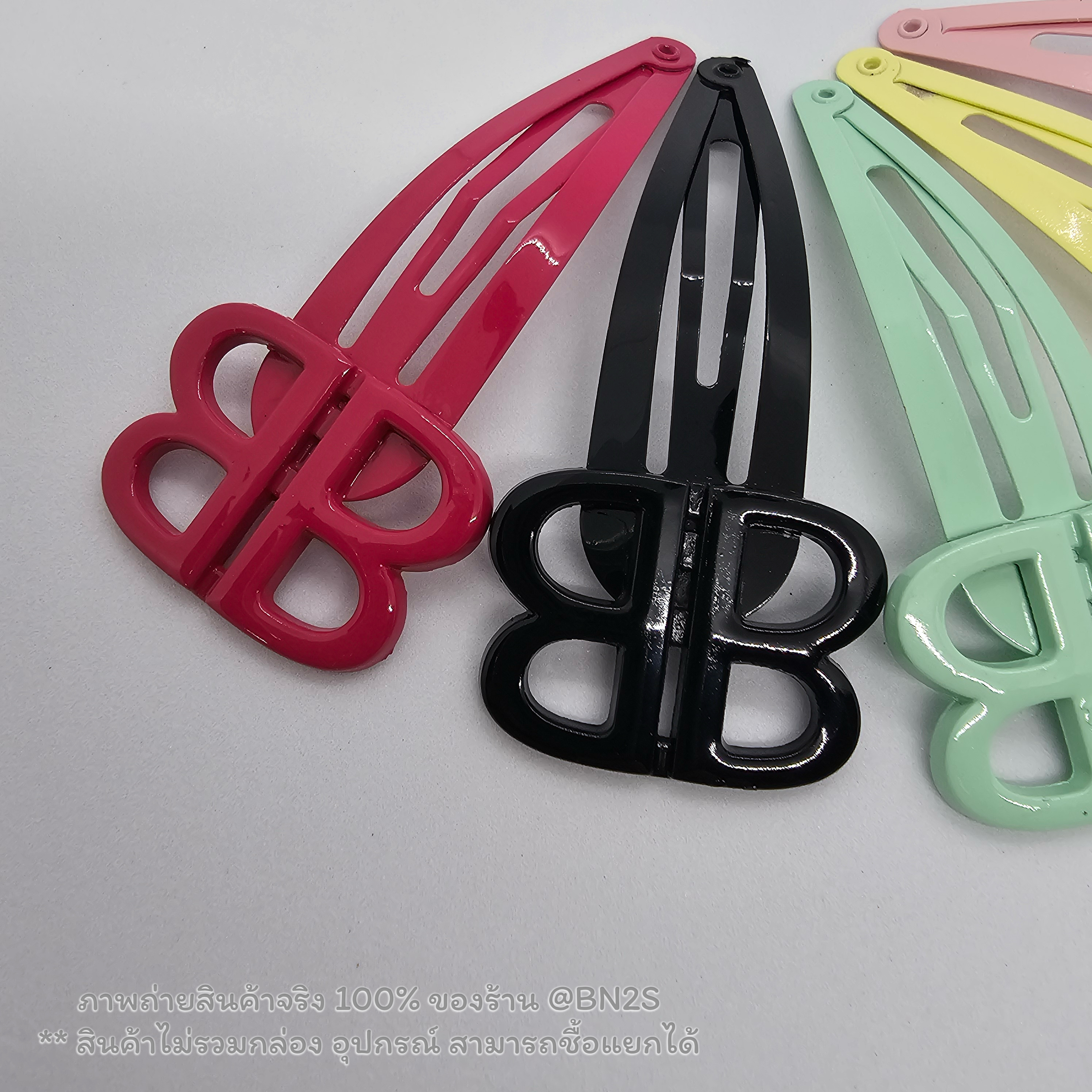 สีดำ | กิ๊บ BB Balenciga งานเคลือบสีพาสเทล ขนาดประมาร 7 ซม. สัญลักษณ์ BB น่ารัก ราคาไม่แพง