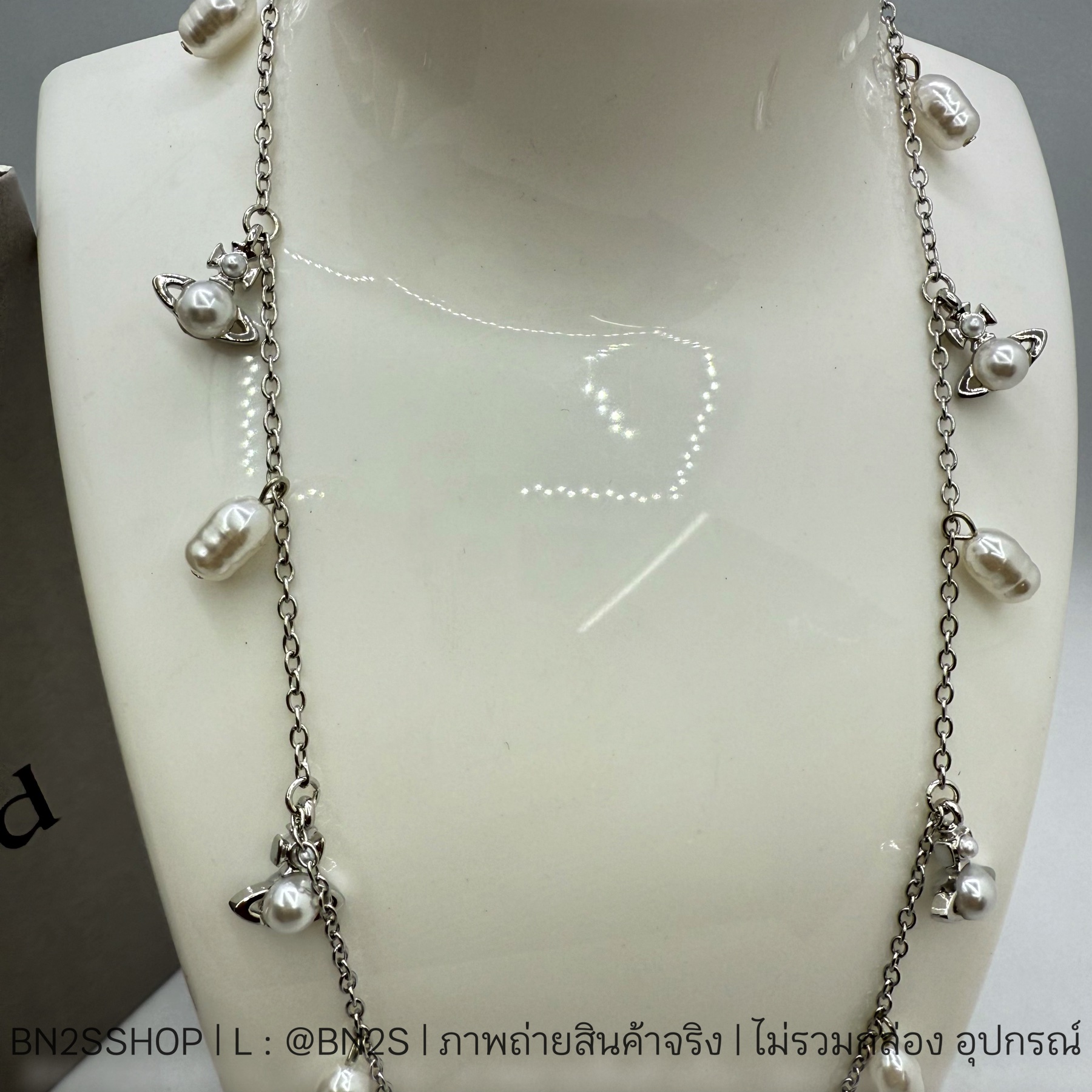 สร้อยคอสายโซ่สีเงิน ประดับจี้ดาวเสาร์ไข่มุกสีขาว งานสวยมาใหม่ Vivienne Westwood