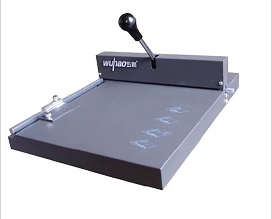 เครื่องพับสันและเส้นปรุ 3 in1 รุ่น WH-12A