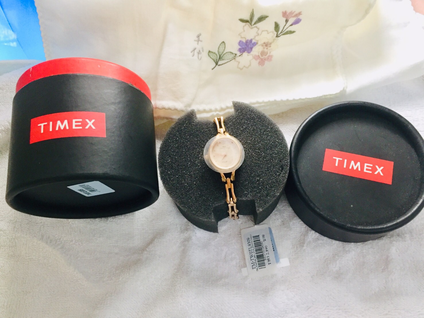 นาฬิกาข้อมือผู้หญิง Timex ของแท้100% เรือนทองหรูหรา