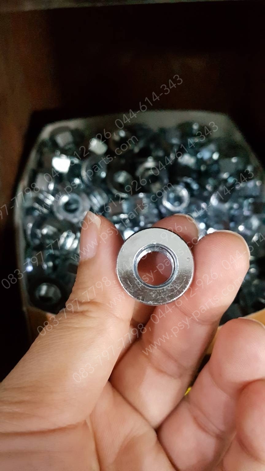 น็อตตัวเมียแกนล้อหน้า MIO, MIO 125-I, FINO, FINO 125-I แท้โรงงาน