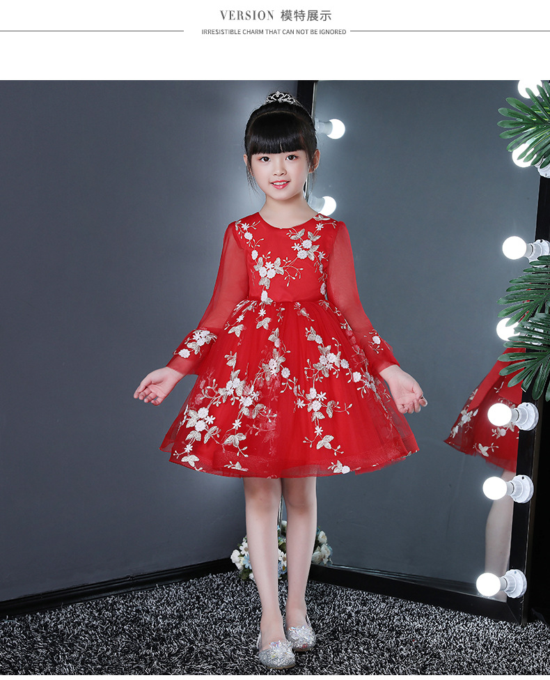 ชุดเดรสออกงานเด็กสีแดง ปักลวดลายสวยงาม แขนยาว ทรงสั้น