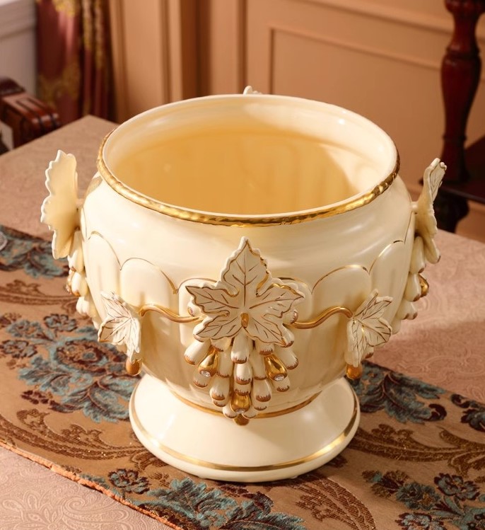 กระถางต้นไม้หลุยส์ 03