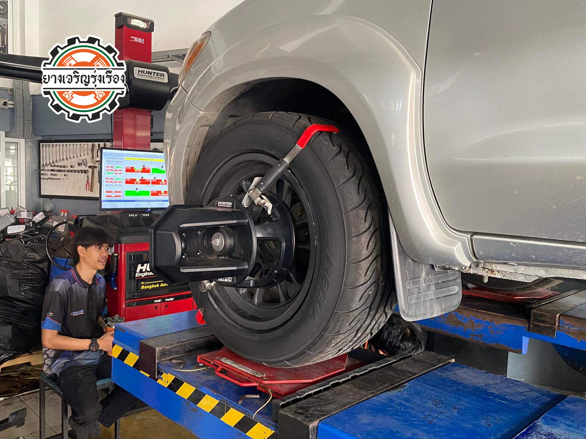Toyota Hilux Vigo เข้ารับบริการเปลี่ยนยางรถยนต์เน้นใช้งานขับที่ความเร็วสูง เลือกใช้งานสปอร์ตดูดถนน พร้อมบริการติดตั้ง ตั้งศูนย์ ครบครับ ☄️YOKOHAMA ADVAN NEOVA AD08RS 109W Japan ขนาด 255/55R18 𝙊𝙪𝙧 𝙎𝙚𝙧𝙫𝙞𝙘𝙚 บริการทางร้าน เรารับทำอะไรบ้าง 🔧 ติดตั้งยางแบบไร้รอย 100% 🔧 บริการสลับยาง ตามอายุ 🔧 มียางรถยนต์ทุกยี่ห้อให้เลือกซื้อ 🔧 เช็คช่วงล่าง แก้ปัญหาให้ตรงจุด 🔧 บริการล้างลิ้นปีกผีเสื้อ 🔧 บริการเช็คระยะรถยนต์ 🔧 เปลี่ยนถ่ายของเหลวทั้งระบบ 🔧 ตั้งศูนย์ด้วยเครื่อง HUNTER นำเข้าจาก USA สอบถามข้อมูลเพิ่มเติม หรือนัดหมายเข้ารับบริการ Tel : 08-6569-1915 Tel : 08-6544-5963 Line id : @88rw Tiktok : https://www.tiktok.com/@88rwycrr Youtube : https://youtube.com/@88rw Facebook : https://www.facebook.com/otaninon Location : https://goo.gl/maps/HrNUAZXPN94KvxZ98?coh=178573&entry=tt #รถยนต์มีปัญหาไม่รู้ต้องแก้ตรงไหน ทางเรายินดี ตรวจหาปัญหาและหาวิธีแก้ บอกลูกค้าก่อนลงมือทำเสมอราคาเป็นธรรมไม่เอาเปรียบ สบายใจคุณลูกค้า ---------------------------------- ดูแลให้คำปรึกษาทุกปัญหาคาใจ ไม่ทิ้งลูกค้า มีบริการหลังการขาย 【ให้ผู้เชี่ยวชาญของเรา ดูแลรถคุณ】 ร้านยางเจริญรุ่งเรือง ยินดีต้อนรับครับ ---------------------------------- #โช๊คอัพรถยนต์ #monroe #yss #kayaba #profender #ร้านยางเจริญรุ่งเรือง #นนทบุรี #งามวงศ์วาน #amsfix #บริการช่วงล่างรถยนต์ #ซ่อมบำรุงช่วงล่าง #เซทอัพโช๊คอัพรถยนต์