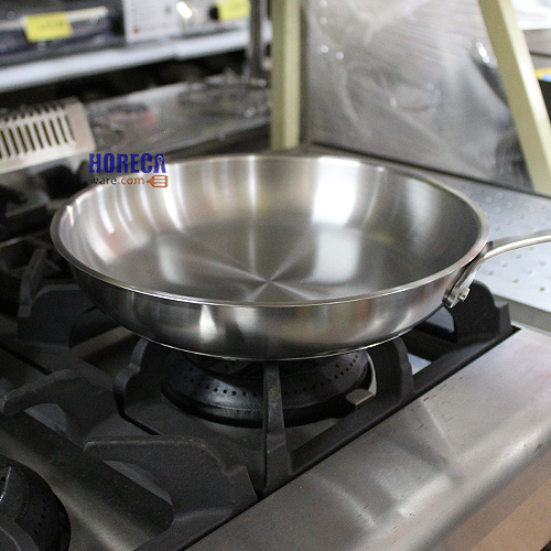 The pan 24 cm. MEYER WHITE STEEL.
