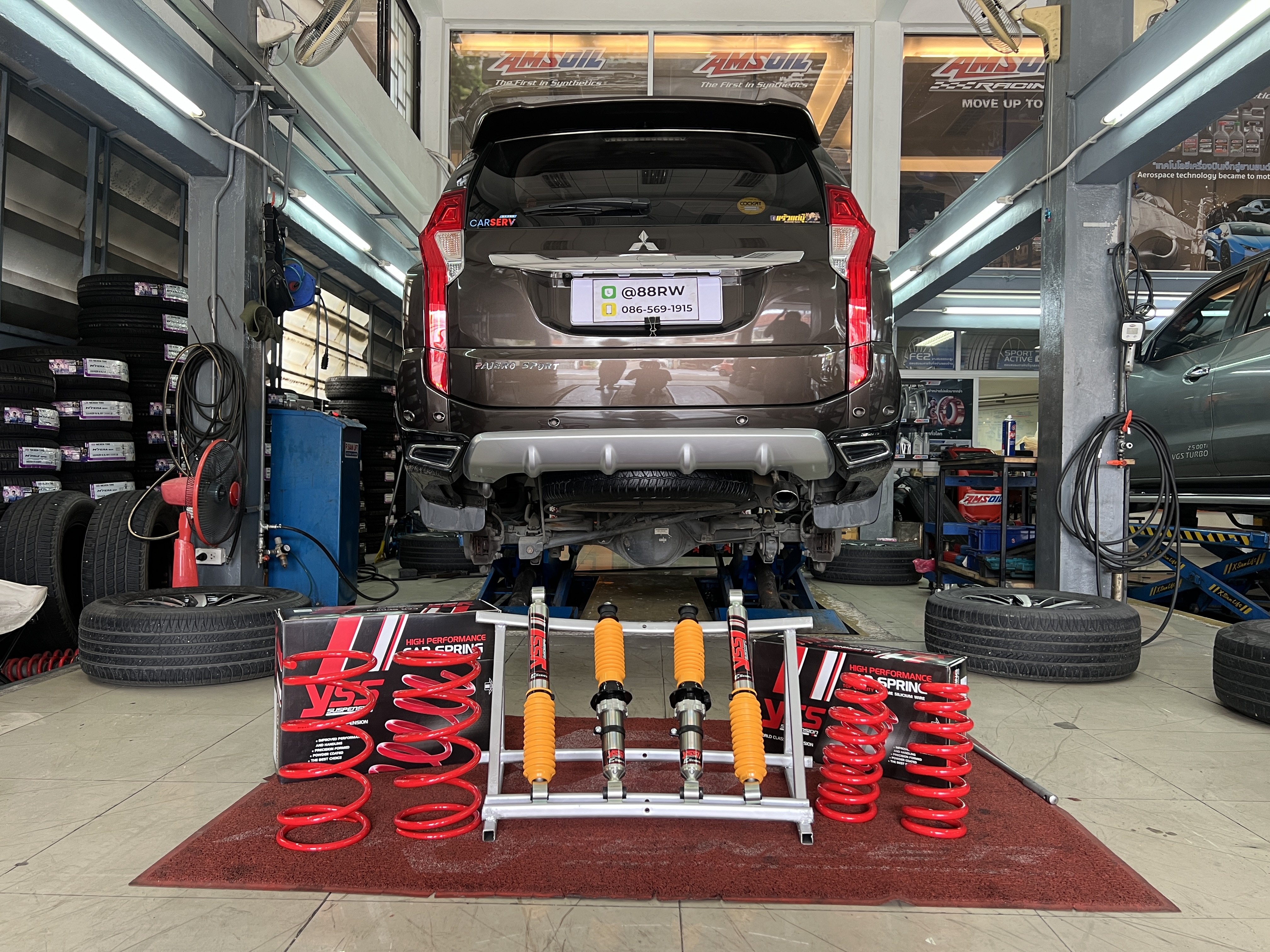 MITSUBISHI PAJERO เข้ารับบริการอัพเกรดช่วงล่าง แก้ไขอาการย้วยส่าย เพิ่มความนุ่ม หนึบ ให้กับช่วงล่าง [+] YSS E SERIES +Full set พร้อมสปริง Yss performance monotube วาล์วแปรผันอัตโนมัติ *เพื่อความสะดวกในการรับบริการ นัดหมายเวลาก่อนเข้ารับบริการทุกครั้งครับ 𝙊𝙪𝙧 𝙎𝙚𝙧𝙫𝙞𝙘𝙚 บริการทางร้านเรารับทำอะไรบ้าง 🔧 มียางรถยนต์ทุกยี่ห้อให้เลือกซื้อ 🔧 โช้คอัพ สปริง 🔧 เช็คช่วงล่าง แก้ปัญหาให้ตรงจุด 🔧 ติดตั้งยางแบบไร้รอย 100% 🔧 บริการสลับยาง ตามอายุ 🔧 บริการล้างลิ้นปีกผีเสื้อ 🔧 บริการเช็คระยะรถยนต์ 🔧 เปลี่ยนถ่ายของเหลวทั้งระบบ 🔧 ตั้งศูนย์ด้วยเครื่อง HUNTER นำเข้าจาก USA สอบถามข้อมูลเพิ่มเติม หรือนัดหมายเข้ารับบริการ ☎️ : 08-6569-1915 ☎️ : 08-6544-5963 Line id : @88rw Tiktok : https://www.tiktok.com/@88rwycrr Youtube : https://youtube.com/@88rw Facebook : https://www.facebook.com/88rwtire Location : https://goo.gl/maps/HrNUAZXPN94KvxZ98?coh=178573&entry=tt #รถยนต์มีปัญหาไม่รู้ต้องแก้ตรงไหน ทางเรายินดี ตรวจหาปัญหาและหาวิธีแก้ บอกลูกค้าก่อนลงมือทำเสมอราคาเป็นธรรมไม่เอาเปรียบ สบายใจคุณลูกค้า ร้านยางเจริญรุ่งเรือง ยินดีต้อนรับครับ
