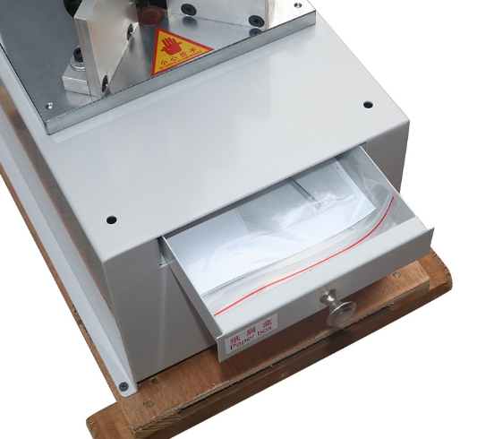 เครื่องตัดมุมบัตร PVC รุ่นBYON 80MM