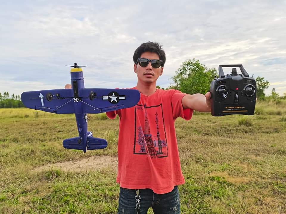 VOLENTEX RC F4U CORSAIR เครื่องบินบังคับวิทยุ 4CH 2.4 GHZ GYRO 6G ชุดพร้อมเล่น