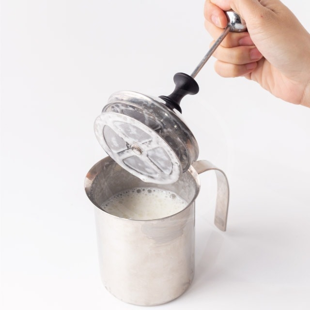 เหยือกปั้มฟองนม Milk Frother เครื่องตีฟองนม สแตนเลส เครื่องทำฟองนม 400ml. บรรจุ (1 ชิ้น)