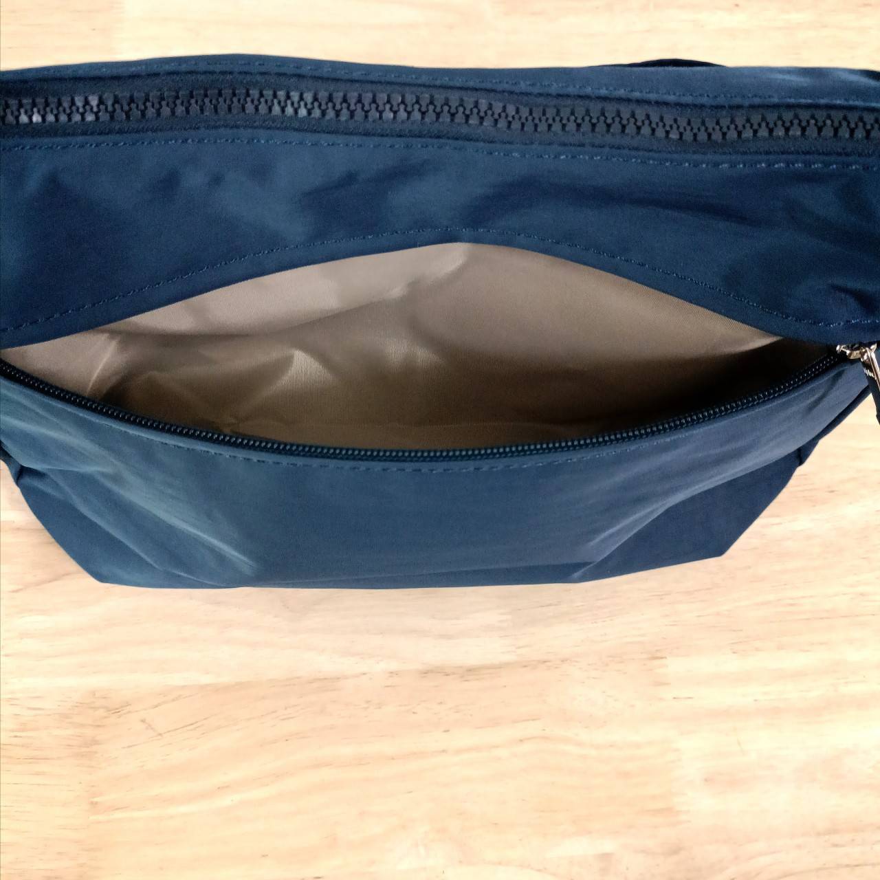 กระเป๋าคิปลิ้ง KIPLING กระเป๋าสะพายข้าง รุ่น Izellah