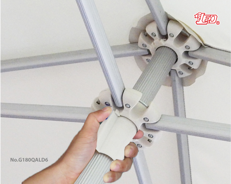 Leo ร่มสนาม ขนาดใหญ่ 2.5x2.5 เมตร สำหรับตกแต่งร้านโรงแรม,สวน,ร้านอาหาร,ร้านกาแฟ ผ้าหนา600D ราคาไม่รวมขาตั้ง