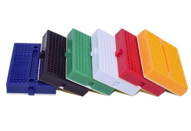 บอร์ดทดลอง 170 รู SYB-170 ขนาด 35x47x8.5 mm. สีแดง Protoboard Breadboard โฟโต้บอร์ด