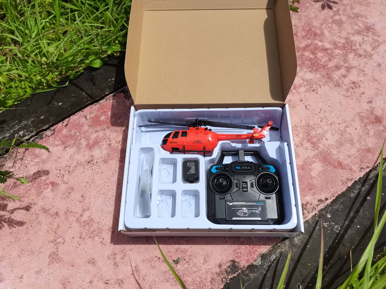 เฮลิคอปเตอร์บังคับวิทยุ RC ERA 2.4G C186 RC เฮลิคอปเตอร์ 4ใบพัด 6แกน Gyroscope สำหรับ Stabilization TC ของเล่น RC ชุดพร้อมเล่น