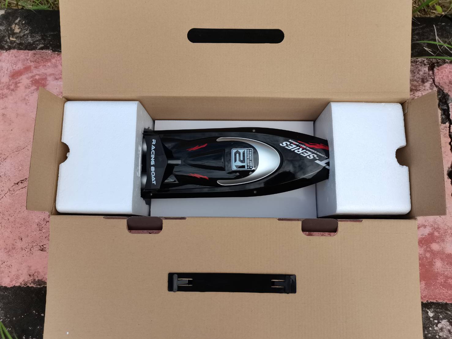 เรือบังคับวิทยุ FT012RACING BOAT 2.4GHZ ความเร็ว 45KM/H มอเตอร์ BRUSHLESS แบตเตอรี่ 11.1 1800MAH