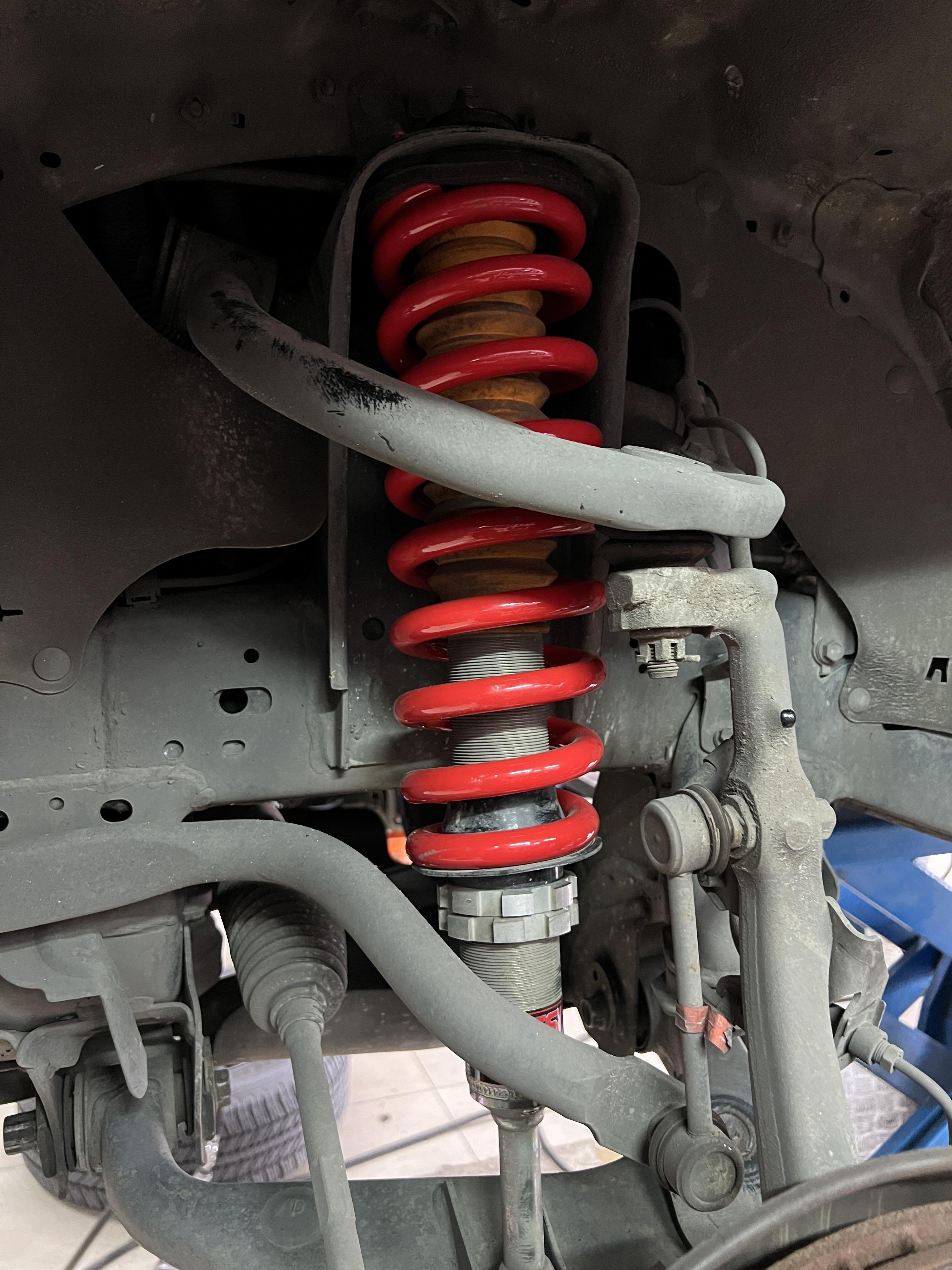 TOYOTA FORTUNER ลูกค้าเก่าเคยติดตั้งโช้คอัพ YSS E SERIES เติมสปริง เพิ่มความนิ่ง หนึบ ใช้งานประจำวัน [+] YSS SPRING PERFORMANCE พร้อมบริการติดตั้ง ตั้งศูนย์ ครบ *เพื่อความรวดเร็วนัดหมายก่อนเข้ารับบริการครับ 𝙊𝙪𝙧 𝙎𝙚𝙧𝙫𝙞𝙘𝙚 บริการทางร้านเรารับทำอะไรบ้าง 👉มียางรถยนต์ทุกยี่ห้อให้เลือกซื้อ 👉โช้คอัพ สปริง 👉เช็คช่วงล่าง แก้ปัญหาให้ตรงจุด 👉ติดตั้งยางแบบไร้รอย 100% 👉บริการสลับยาง ตามอายุ 👉บริการล้างลิ้นปีกผีเสื้อ 👉บริการเช็คระยะรถยนต์ 👉เปลี่ยนถ่ายของเหลวทั้งระบบ 👉ตั้งศูนย์ด้วยเครื่อง HUNTER นำเข้าจาก USA สอบถามข้อมูลเพิ่มเติม หรือนัดหมายเข้ารับบริการ ☎️ : 08-6569-1915 ☎️ : 08-6544-5963 Line id : @88rw Facebook : https://www.facebook.com/88rwtire Location : https://goo.gl/maps/HrNUAZXPN94KvxZ98? #รถยนต์มีปัญหาไม่รู้ต้องแก้ตรงไหน ทางเรายินดี ตรวจหาปัญหาและหาวิธีแก้ บอกลูกค้าก่อนลงมือทำเสมอราคาเป็นธรรม #YSSspring