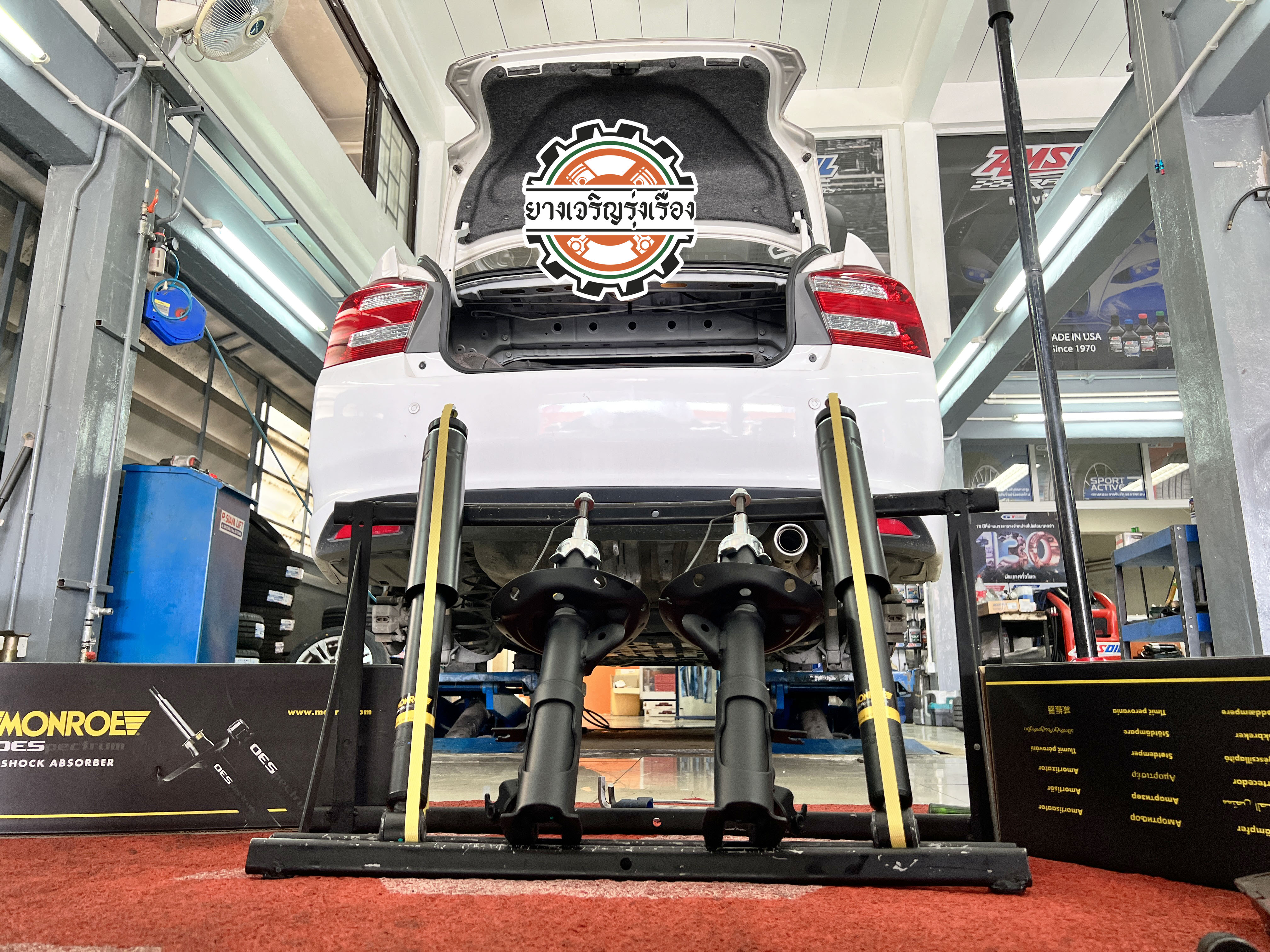 HONDA CITY เข้ารับบริากรเปลี่ยนโช๊คอัพรถยนต์ใช้งานแทนของเดิมติดรถ เลือกใช้งานโช๊คอัพ monroe oe spectrum นุ่มหนึบกระชับ ขับสนุกขึ้นแน่นอน [+] พร้อมบริการติดตั้ง + Set up ให้เหมาะกับยาง [+] ขับสนุกด้วยบริการ ตั้งศูนย์ละเอียดให้เหมาะกับการใช้งานและลักษณะของช่วงล่าง 𝙊𝙪𝙧 𝙎𝙚𝙧𝙫𝙞𝙘𝙚 บริการทางร้านเรารับทำอะไรบ้าง 🔧 ติดตั้งยางแบบไร้รอย 100% 🔧 บริการสลับยาง ตามอายุ 🔧 มียางรถยนต์ทุกยี่ห้อให้เลือกซื้อ 🔧 เช็คช่วงล่าง แก้ปัญหาให้ตรงจุด 🔧 บริการล้างลิ้นปีกผีเสื้อ 🔧 บริการเช็คระยะรถยนต์ 🔧 เปลี่ยนถ่ายของเหลวทั้งระบบ 🔧 ตั้งศูนย์ด้วยเครื่อง HUNTER นำเข้าจาก USA สอบถามข้อมูลเพิ่มเติม หรือนัดหมายเข้ารับบริการ Tel : 08-6569-1915 Tel : 08-6544-5963 Line id : @88rw Tiktok : https://www.tiktok.com/@88rwycrr Youtube : https://youtube.com/@88rw Facebook : https://www.facebook.com/otaninon Location : https://goo.gl/maps/HrNUAZXPN94KvxZ98?coh=178573&entry=tt #รถยนต์มีปัญหาไม่รู้ต้องแก้ตรงไหน ทางเรายินดี ตรวจหาปัญหาและหาวิธีแก้ บอกลูกค้าก่อนลงมือทำเสมอราคาเป็นธรรมไม่เอาเปรียบ สบายใจคุณลูกค้า ---------------------------------- ดูแลให้คำปรึกษาทุกปัญหาคาใจ ไม่ทิ้งลูกค้า มีบริการหลังการขาย 【ให้ผู้เชี่ยวชาญของเรา ดูแลรถคุณ】 ร้านยางเจริญรุ่งเรือง ยินดีต้อนรับครับ ---------------------------------- #โช๊คอัพรถยนต์ #monroe #yss #kayaba #profender #ร้านยางเจริญรุ่งเรือง #นนทบุรี #งามวงศ์วาน #amsfix #บริการช่วงล่างรถยนต์ #ซ่อมบำรุงช่วงล่าง #เซทอัพโช๊คอัพรถยนต์