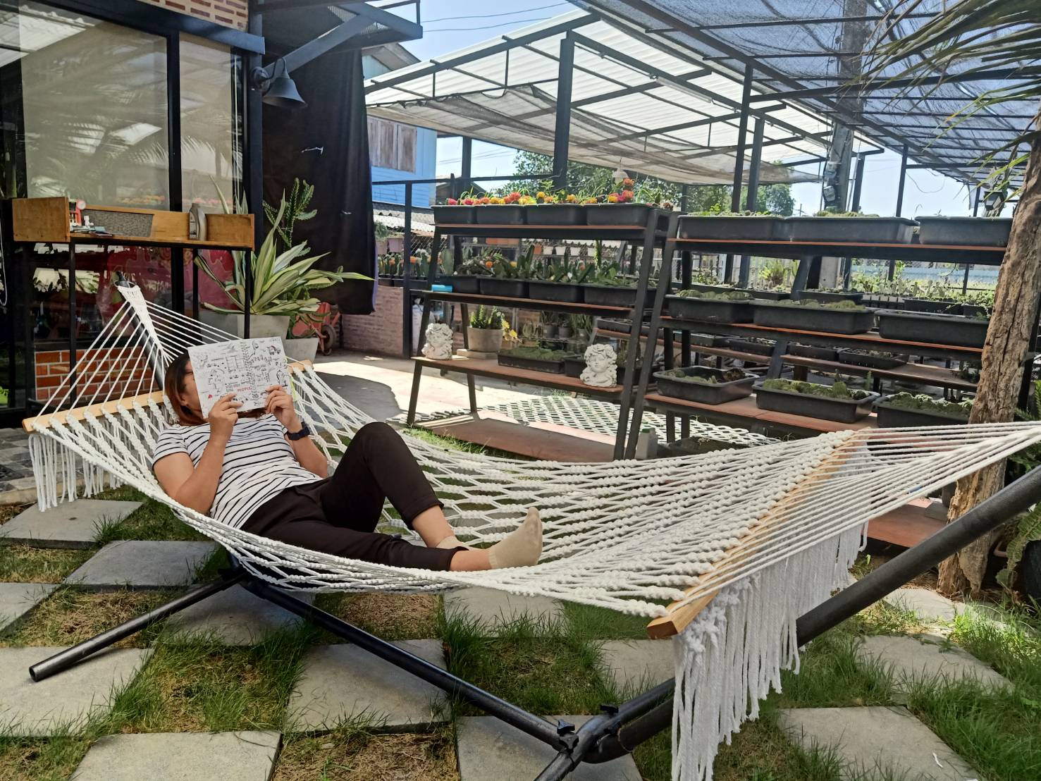 เปลญวน Hammock ถักทอลายสวยงาม เปลกลางแจ้ง ผูกใช้งานได้ทันที