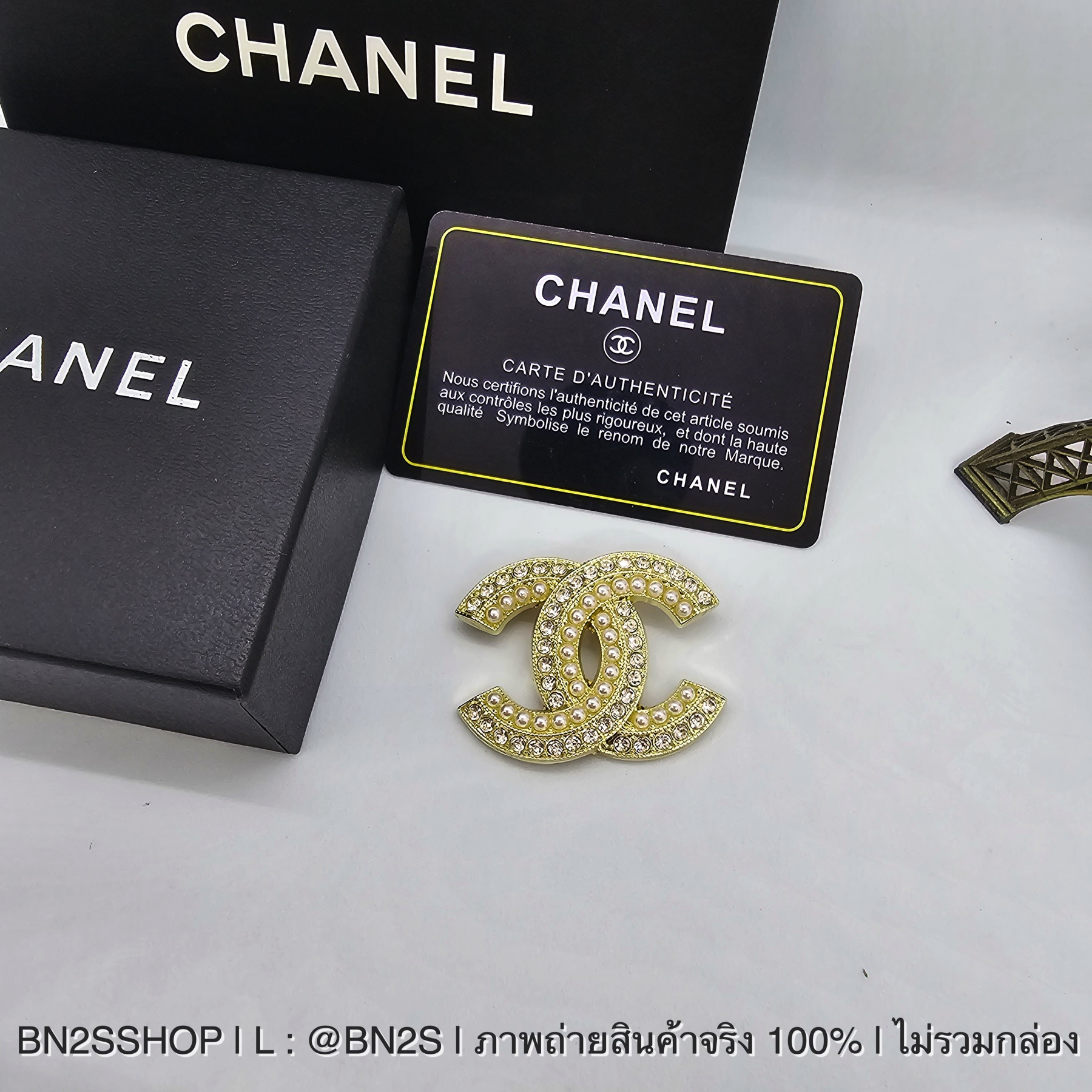 Chanel CC Logo Brooch เข็มกลัดชาแนล ประดับไข่มุก จี้ CC งานปั๊มหลัง