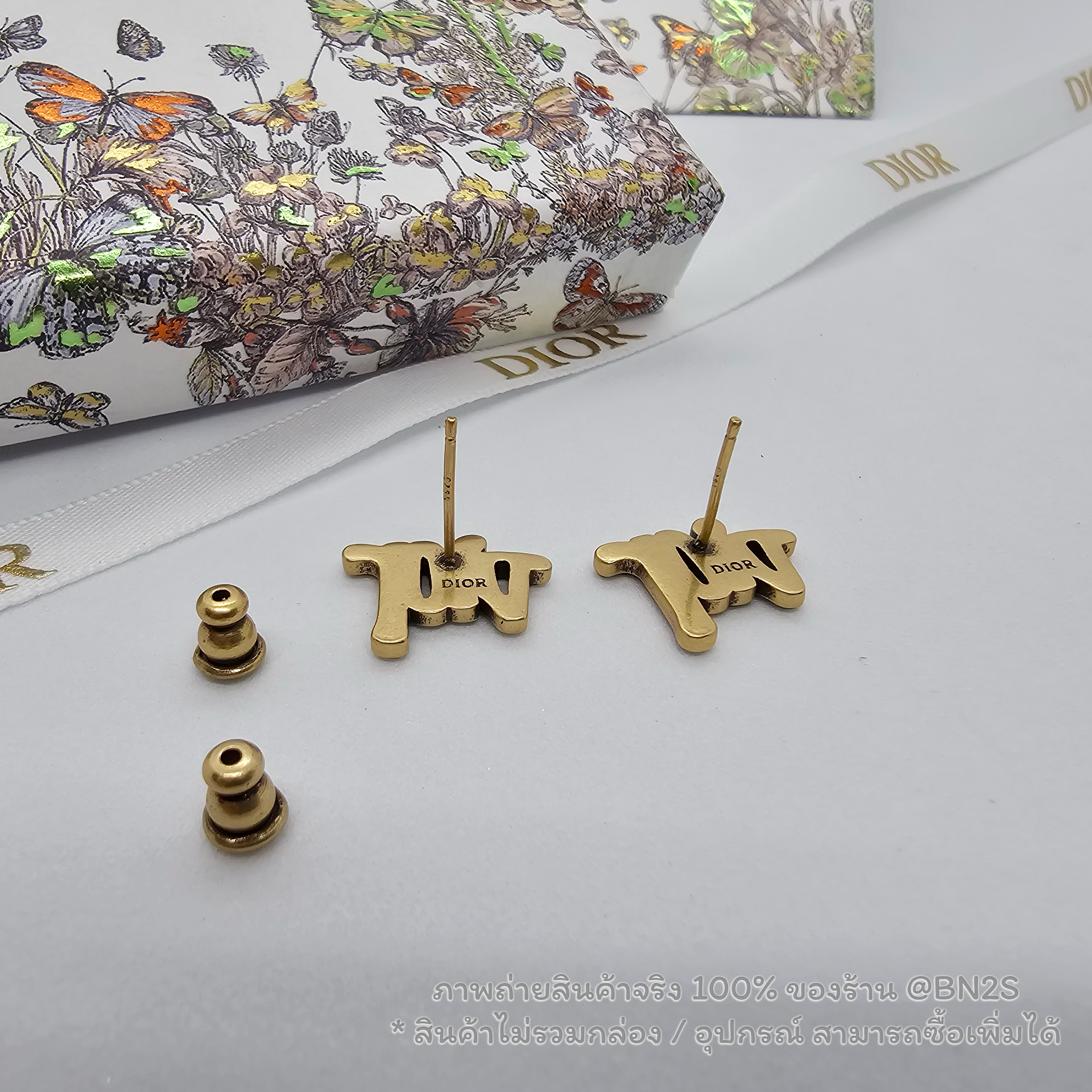 [ออริ] DIOR LOGO STUD EARRINGS ต่างหูโลโก้ดิออ งานอะไหล่ทองรมสีดำ โชว์โลโก้ ก้านเสียบเเข็งแรง ใส่ได้นาน ไม่ลอกไม่ดำ ทนทาน มีถุงผ้า ซองซิปล็อคโลโก้ ไม่รวมกล่อง