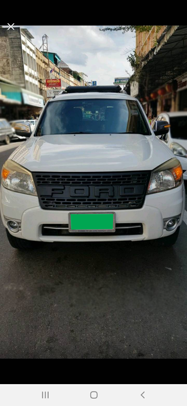 กระจังหน้าFord Everest Raptor Ranger มีLogoFORD ปี2009-2011