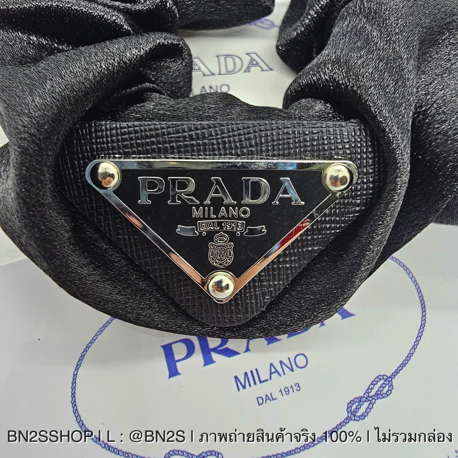 Prada Re-nylon ผ้ามัดผมปราด้า เนื้อกำมะหยี่ ผ้าหนานุ่ม งานสวย